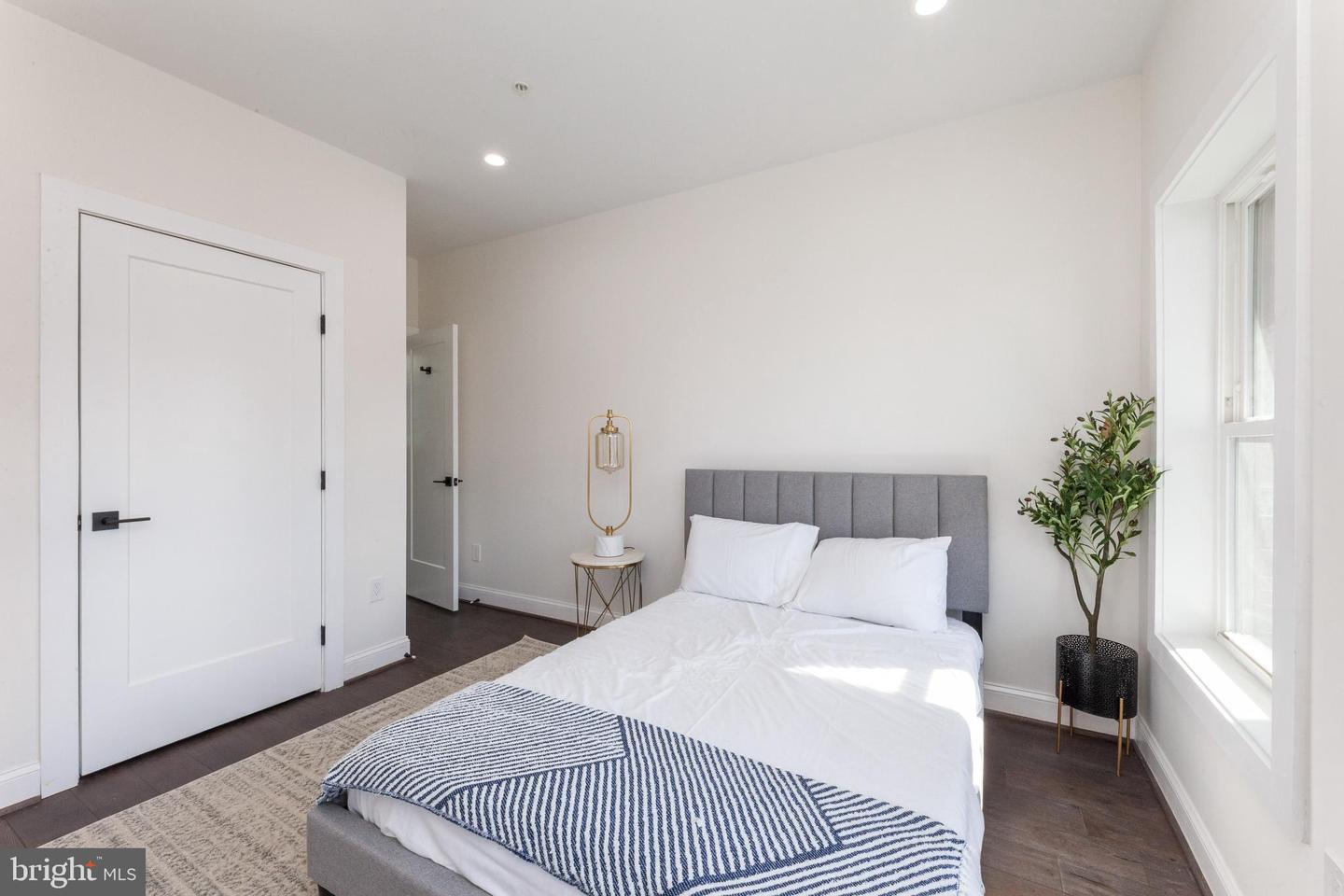 734 KENYON ST NW #2, WASHINGTON, District Of Columbia 20010, 4 Bedrooms Bedrooms, ,3 BathroomsBathrooms,Residential,For sale,734 KENYON ST NW #2,DCDC2204610 MLS # DCDC2204610