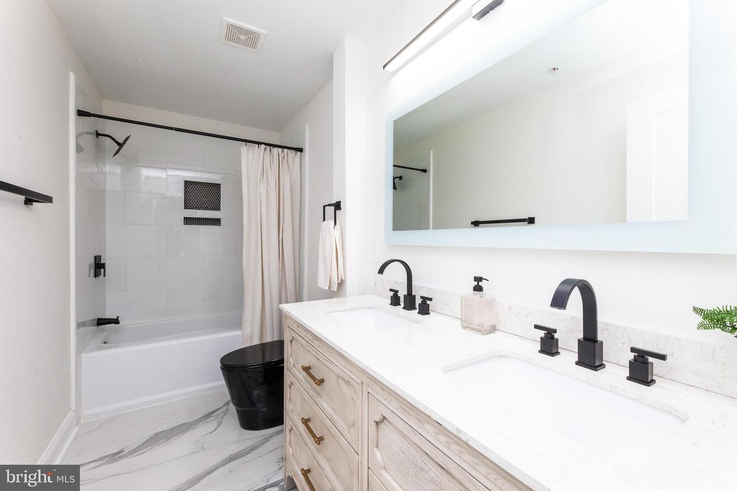 734 KENYON ST NW #2, WASHINGTON, District Of Columbia 20010, 4 Bedrooms Bedrooms, ,3 BathroomsBathrooms,Residential,For sale,734 KENYON ST NW #2,DCDC2204610 MLS # DCDC2204610