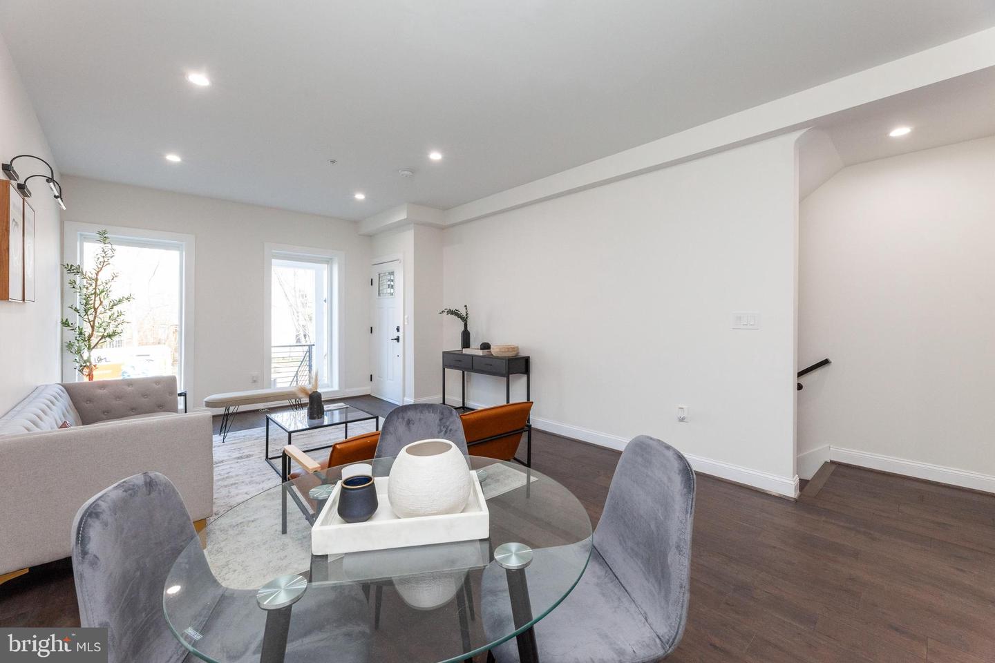 734 KENYON ST NW #2, WASHINGTON, District Of Columbia 20010, 4 Bedrooms Bedrooms, ,3 BathroomsBathrooms,Residential,For sale,734 KENYON ST NW #2,DCDC2204610 MLS # DCDC2204610