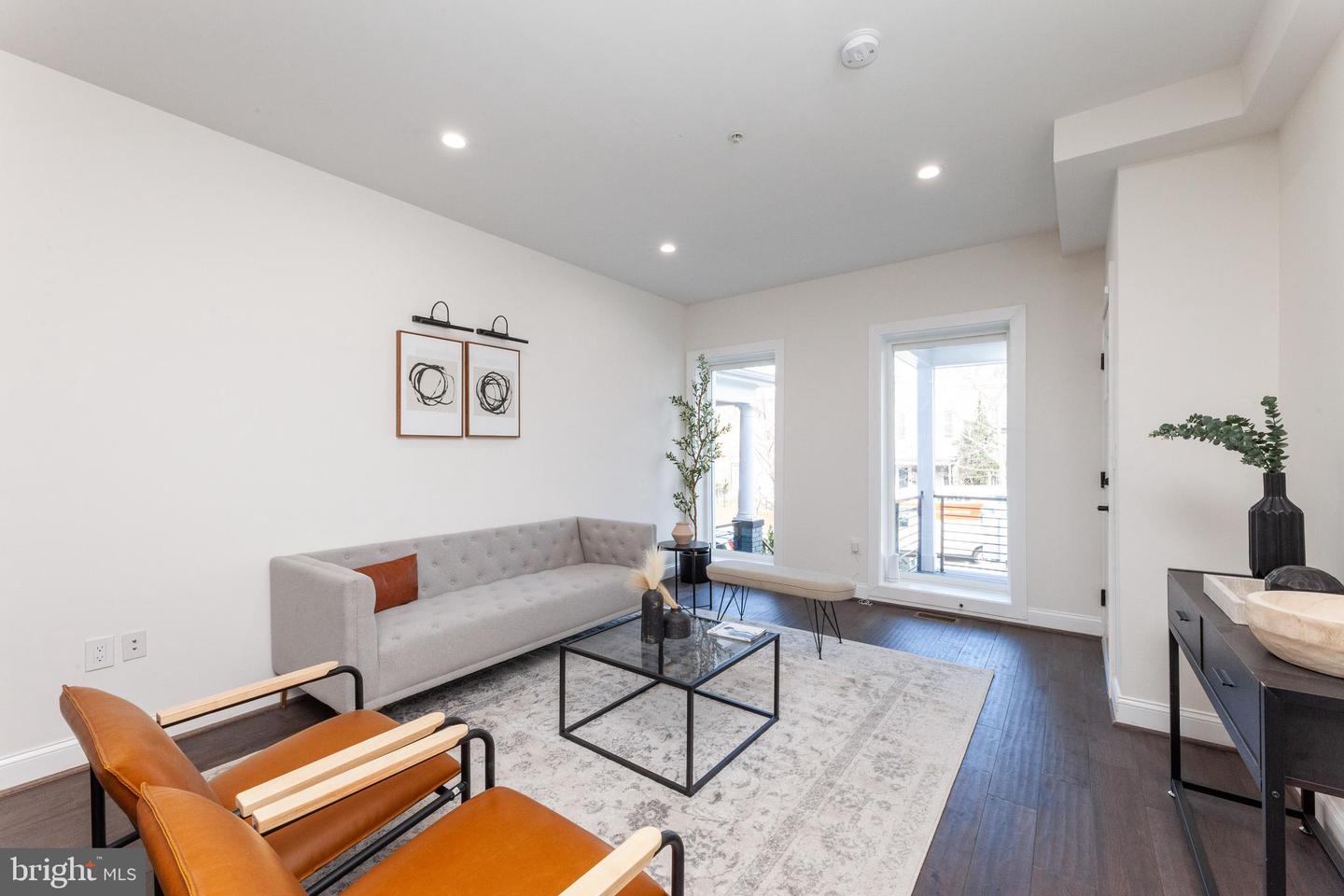 734 KENYON ST NW #2, WASHINGTON, District Of Columbia 20010, 4 Bedrooms Bedrooms, ,3 BathroomsBathrooms,Residential,For sale,734 KENYON ST NW #2,DCDC2204610 MLS # DCDC2204610