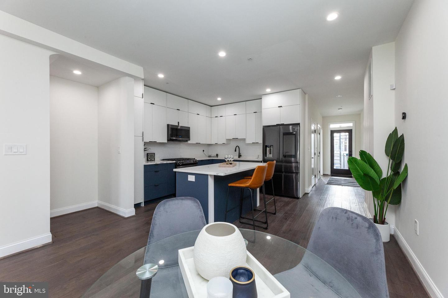 734 KENYON ST NW #2, WASHINGTON, District Of Columbia 20010, 4 Bedrooms Bedrooms, ,3 BathroomsBathrooms,Residential,For sale,734 KENYON ST NW #2,DCDC2204610 MLS # DCDC2204610