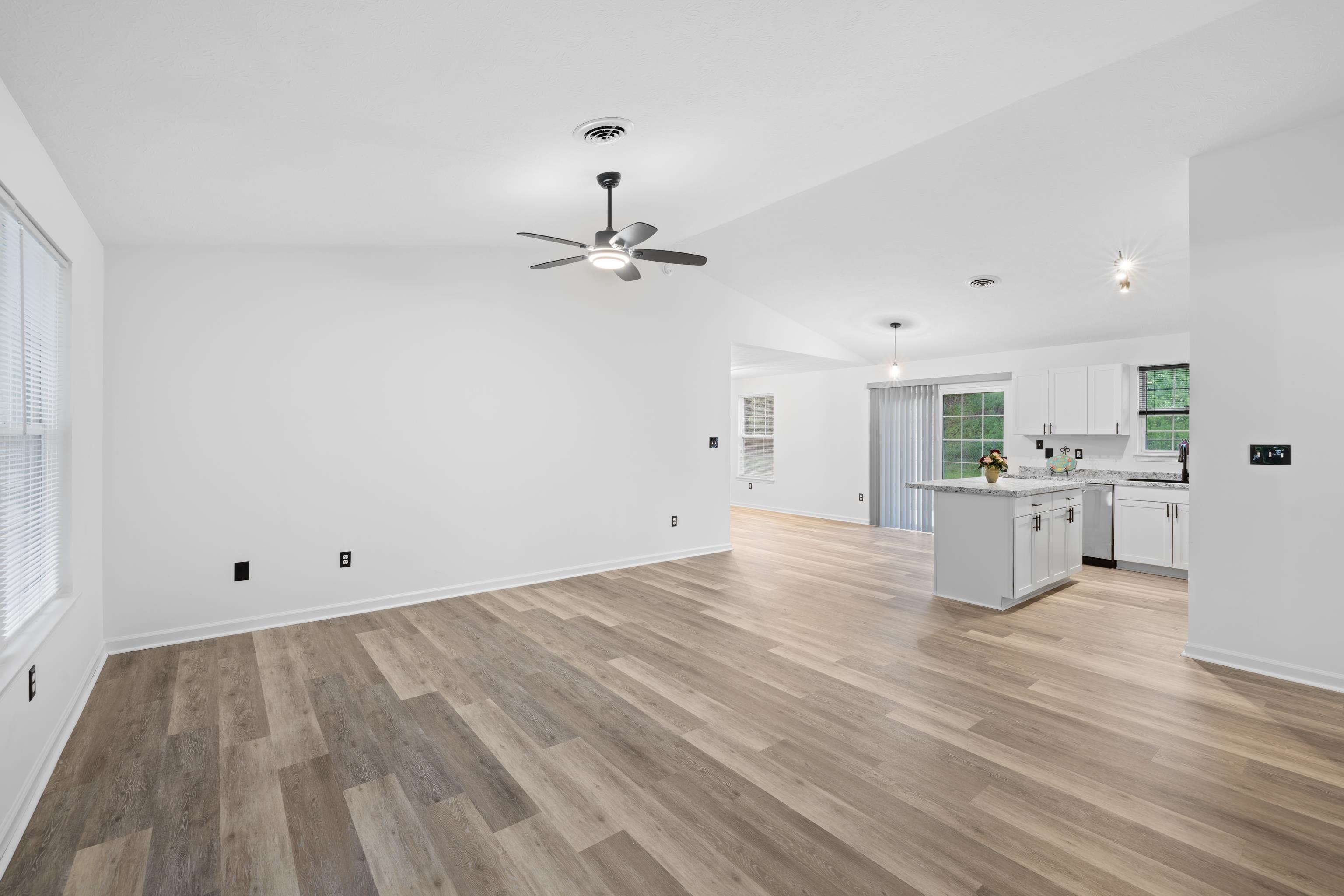 302 LANCELOT LN, STAUNTON, Virginia 24401, 3 Bedrooms Bedrooms, ,2 BathroomsBathrooms,Residential,302 LANCELOT LN,666913 MLS # 666913