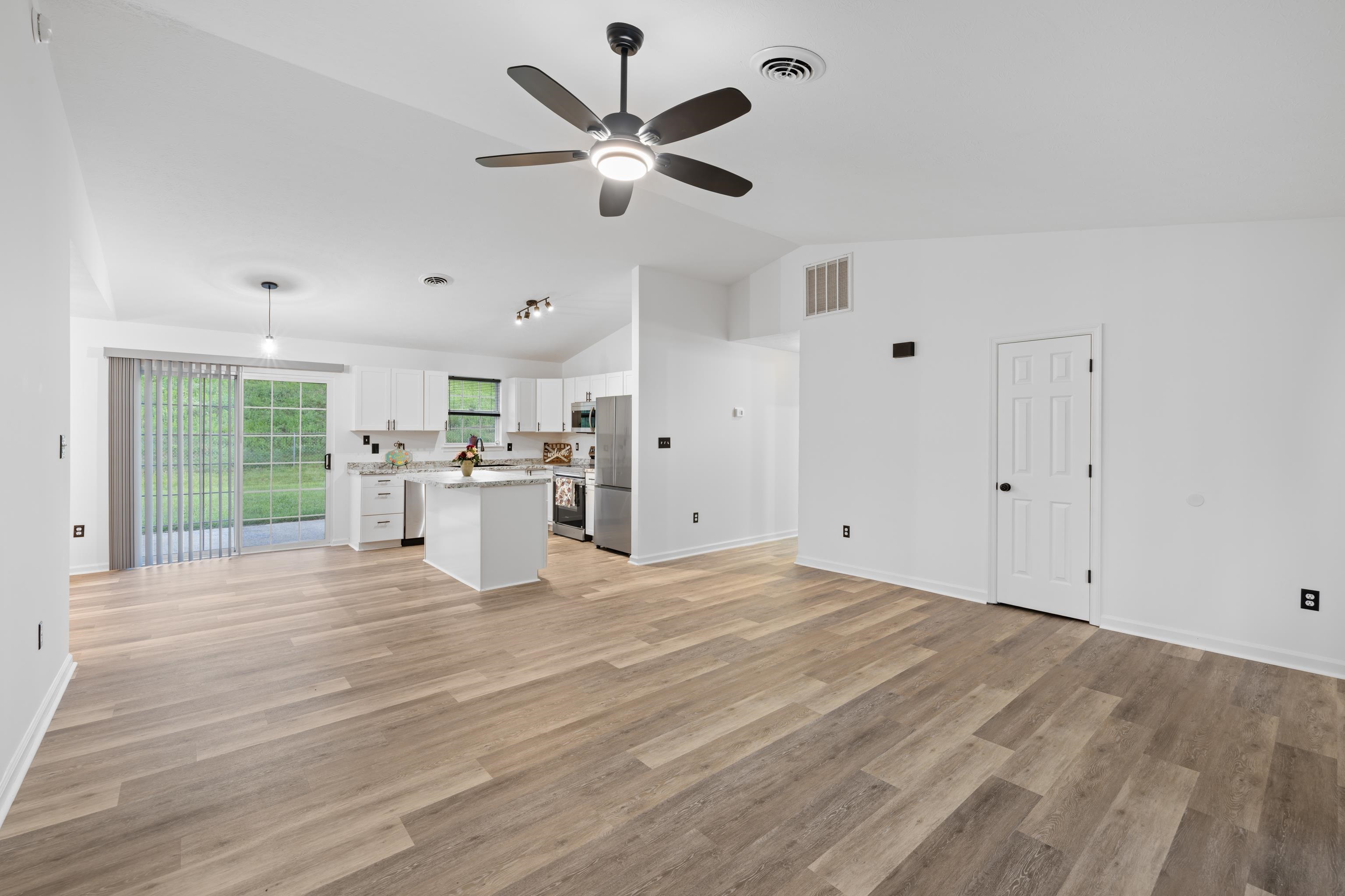 302 LANCELOT LN, STAUNTON, Virginia 24401, 3 Bedrooms Bedrooms, ,2 BathroomsBathrooms,Residential,302 LANCELOT LN,666913 MLS # 666913