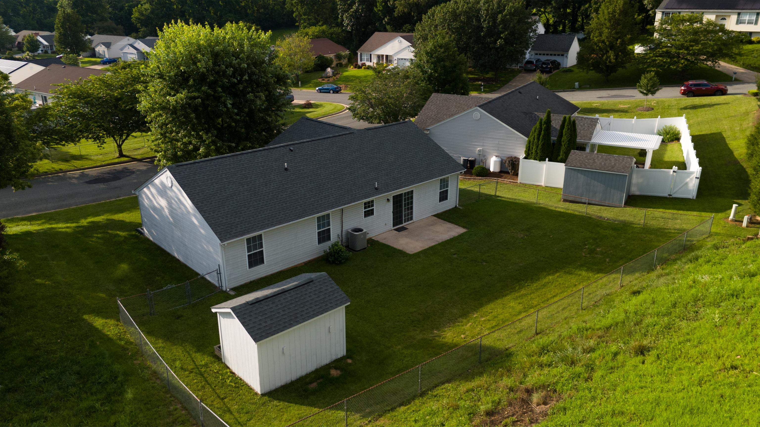 302 LANCELOT LN, STAUNTON, Virginia 24401, 3 Bedrooms Bedrooms, ,2 BathroomsBathrooms,Residential,302 LANCELOT LN,666913 MLS # 666913