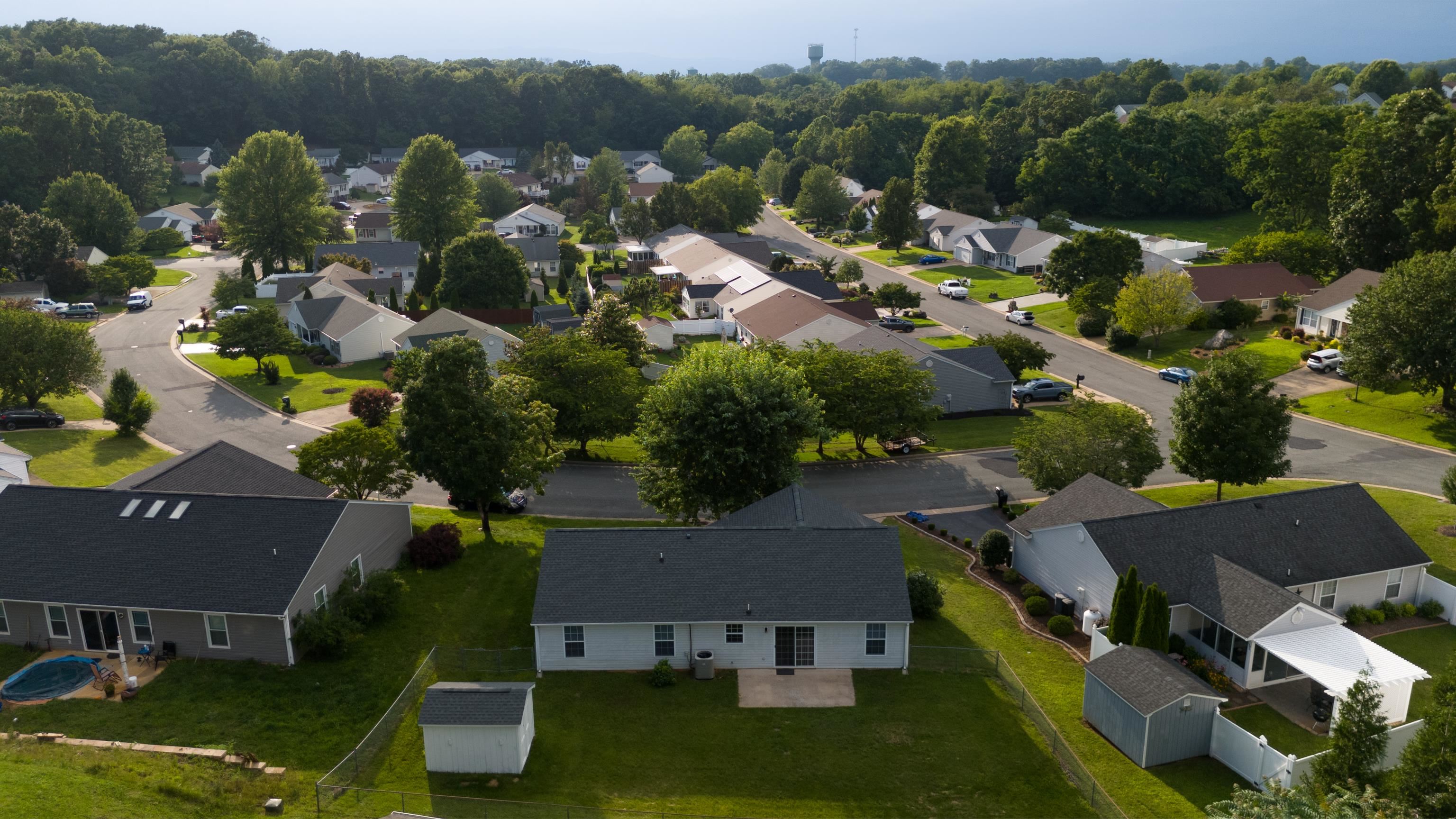 302 LANCELOT LN, STAUNTON, Virginia 24401, 3 Bedrooms Bedrooms, ,2 BathroomsBathrooms,Residential,302 LANCELOT LN,666913 MLS # 666913