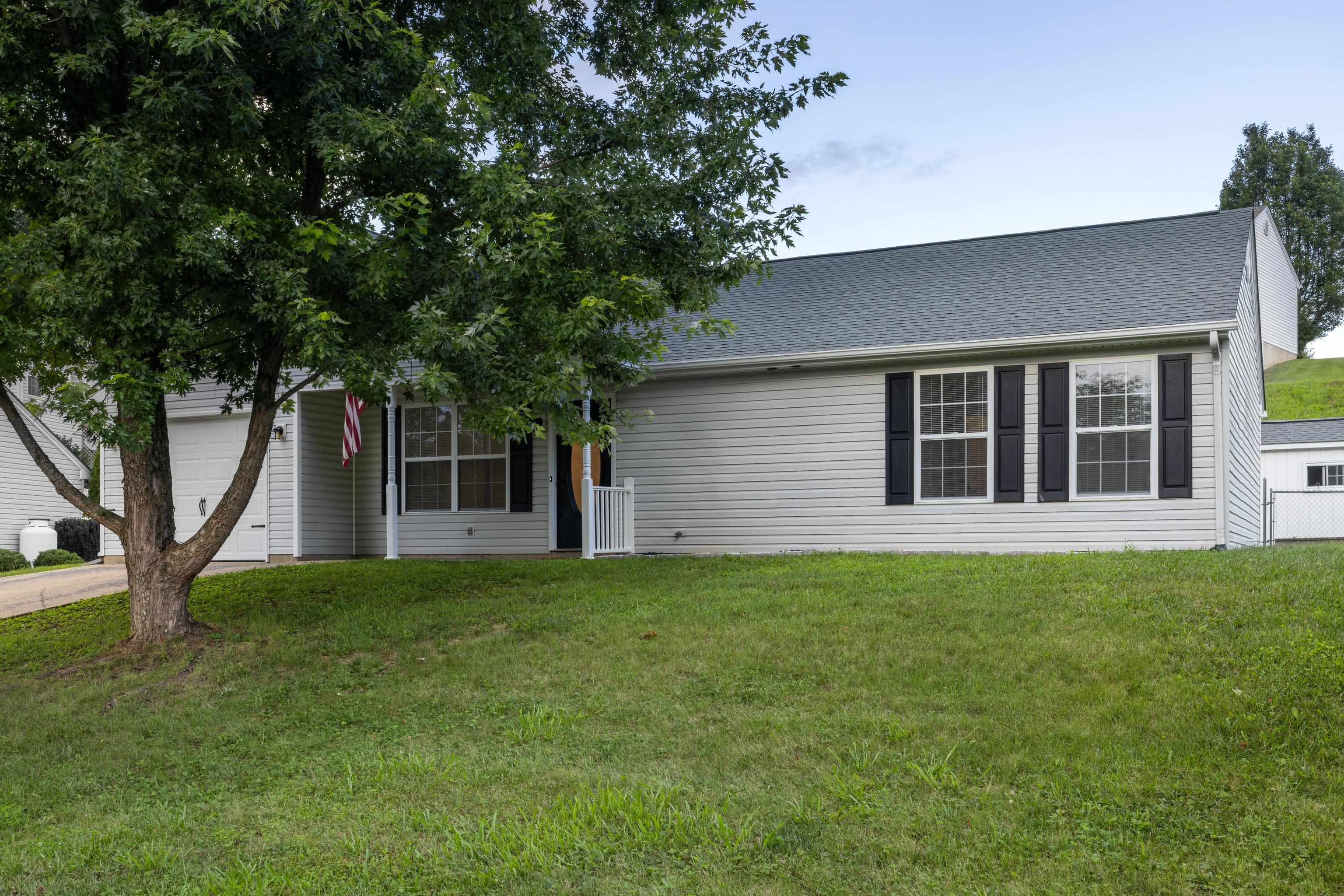 302 LANCELOT LN, STAUNTON, Virginia 24401, 3 Bedrooms Bedrooms, ,2 BathroomsBathrooms,Residential,302 LANCELOT LN,666913 MLS # 666913