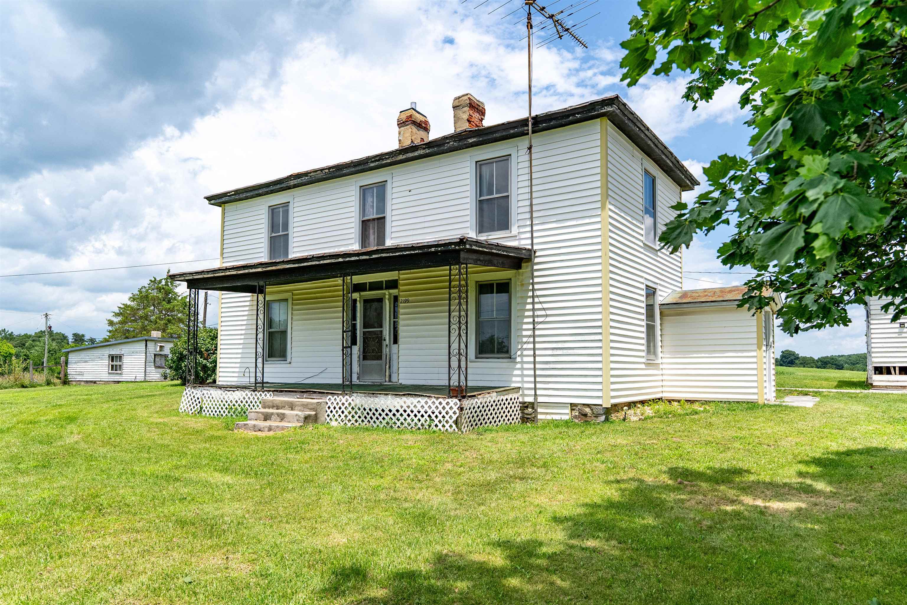 2199 BARRENRIDGE RD, STAUNTON, Virginia 24401, 4 Bedrooms Bedrooms, ,1 BathroomBathrooms,Residential,2199 BARRENRIDGE RD,666925 MLS # 666925