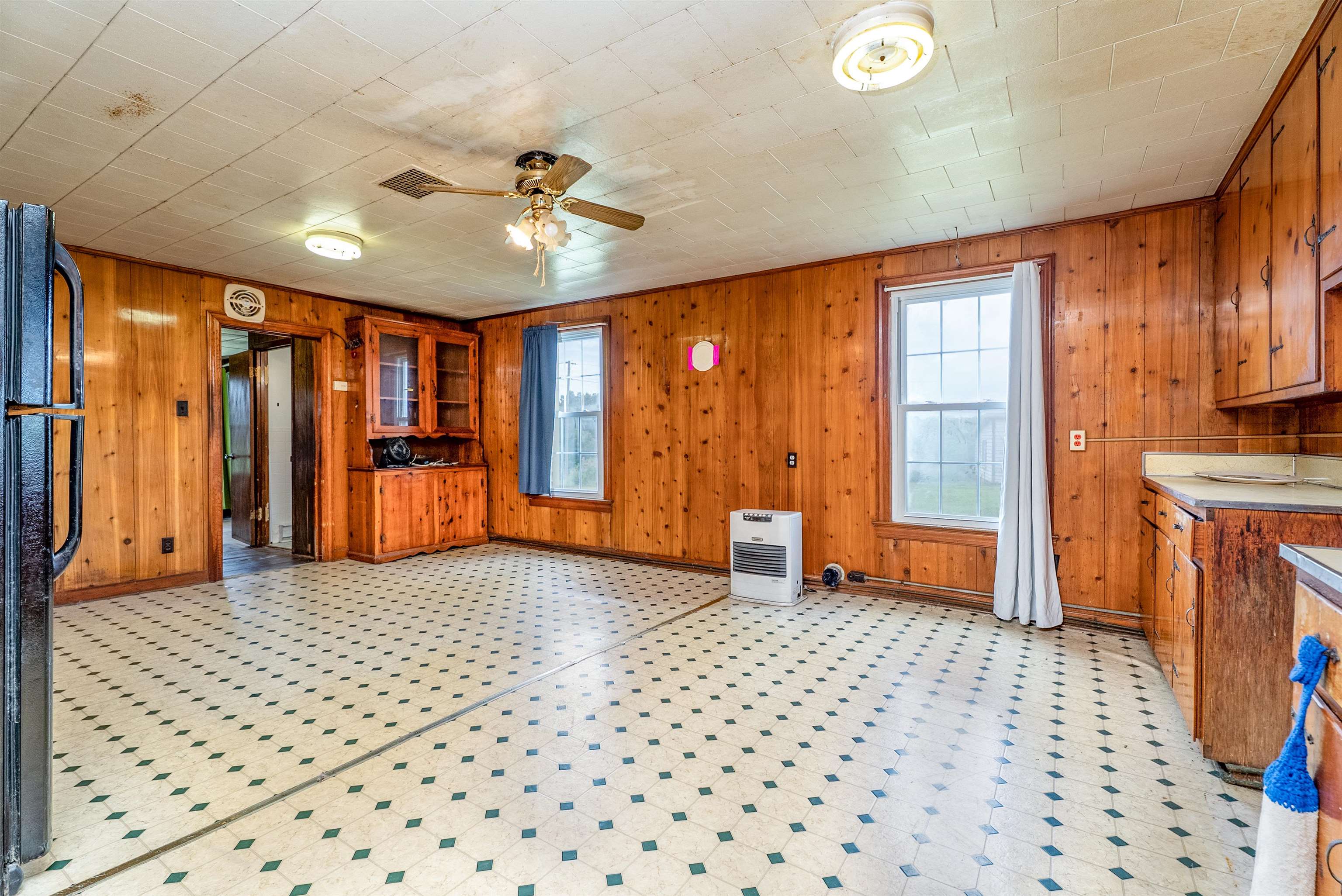 2199 BARRENRIDGE RD, STAUNTON, Virginia 24401, 4 Bedrooms Bedrooms, ,1 BathroomBathrooms,Residential,2199 BARRENRIDGE RD,666925 MLS # 666925