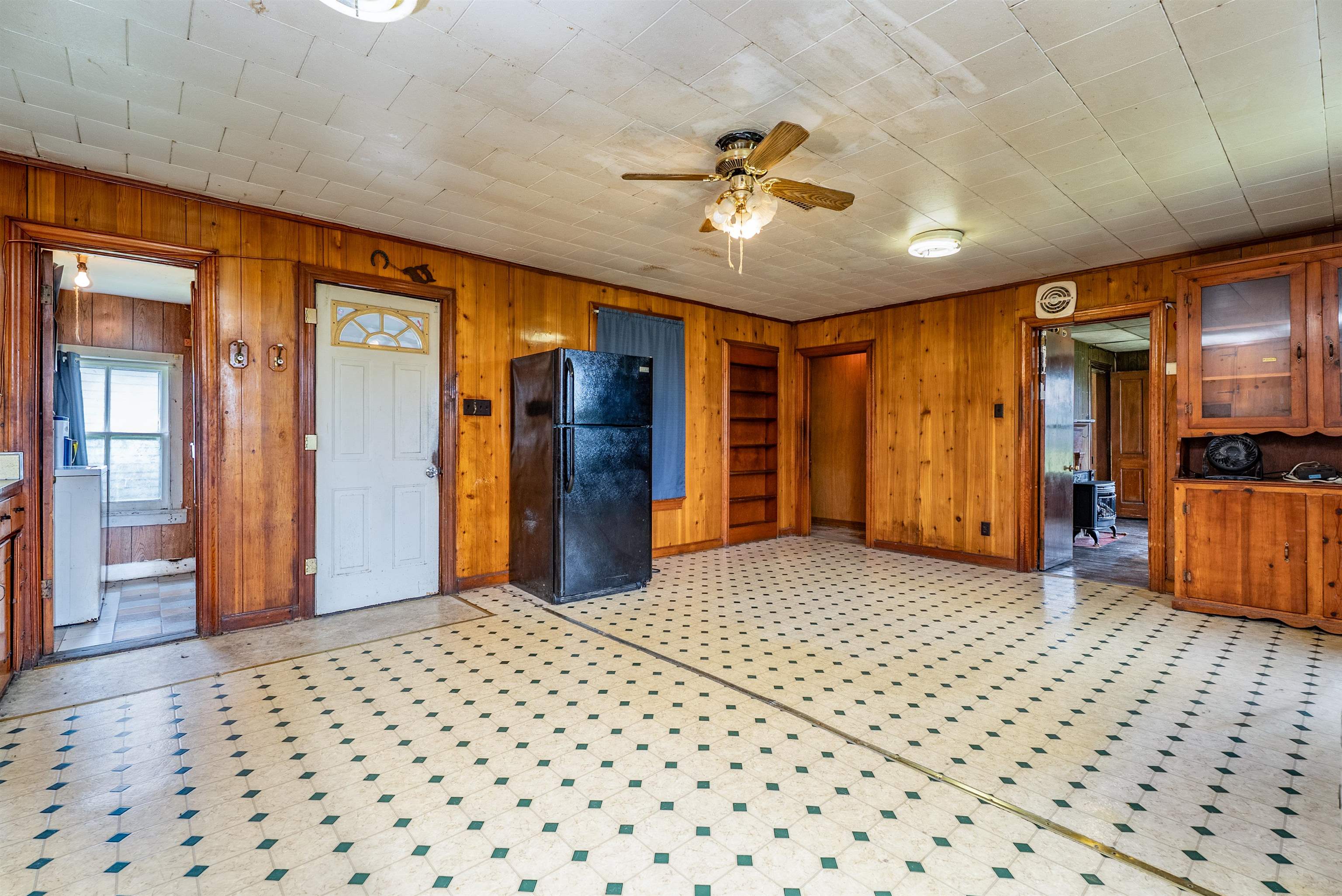 2199 BARRENRIDGE RD, STAUNTON, Virginia 24401, 4 Bedrooms Bedrooms, ,1 BathroomBathrooms,Residential,2199 BARRENRIDGE RD,666925 MLS # 666925