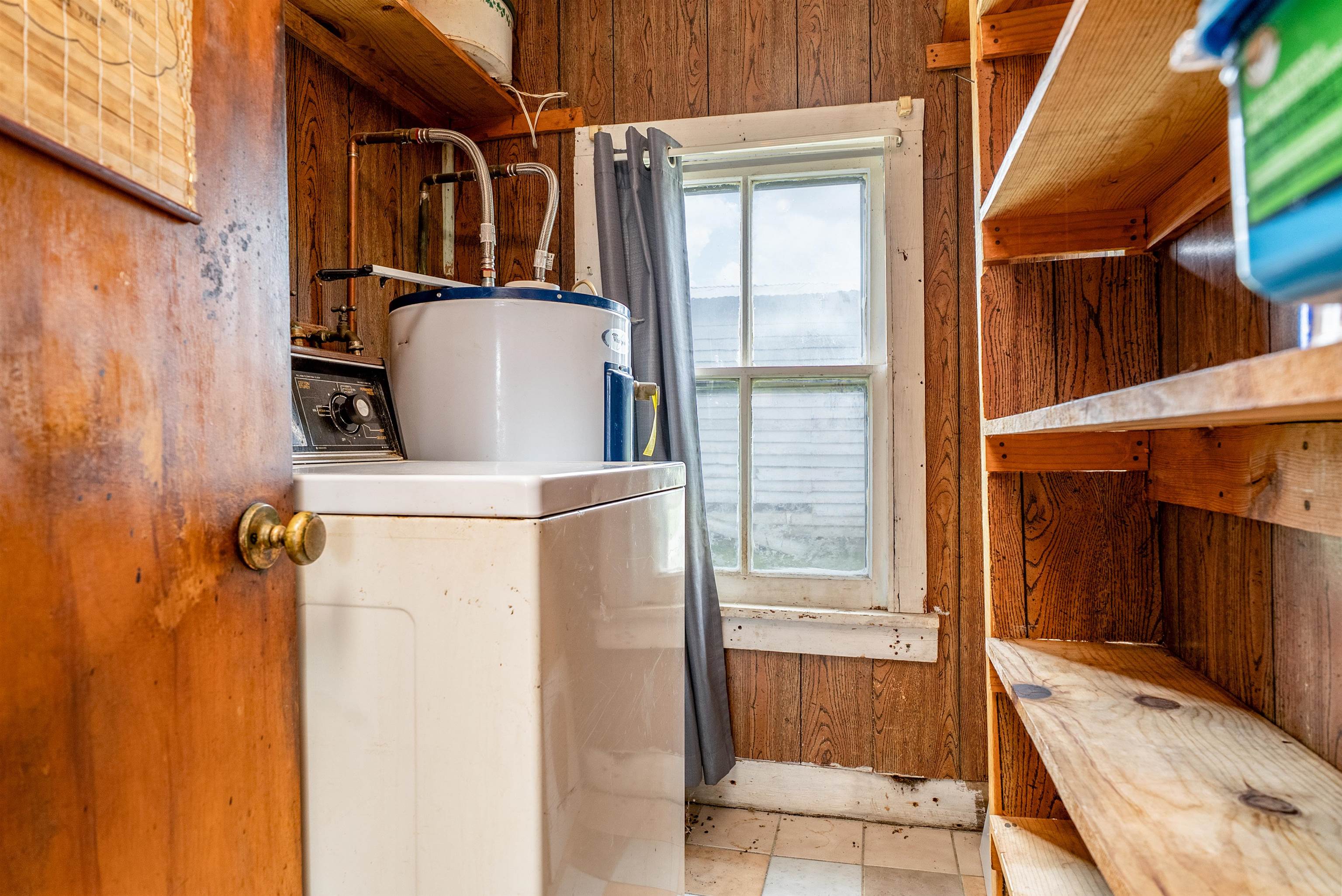 2199 BARRENRIDGE RD, STAUNTON, Virginia 24401, 4 Bedrooms Bedrooms, ,1 BathroomBathrooms,Residential,2199 BARRENRIDGE RD,666925 MLS # 666925