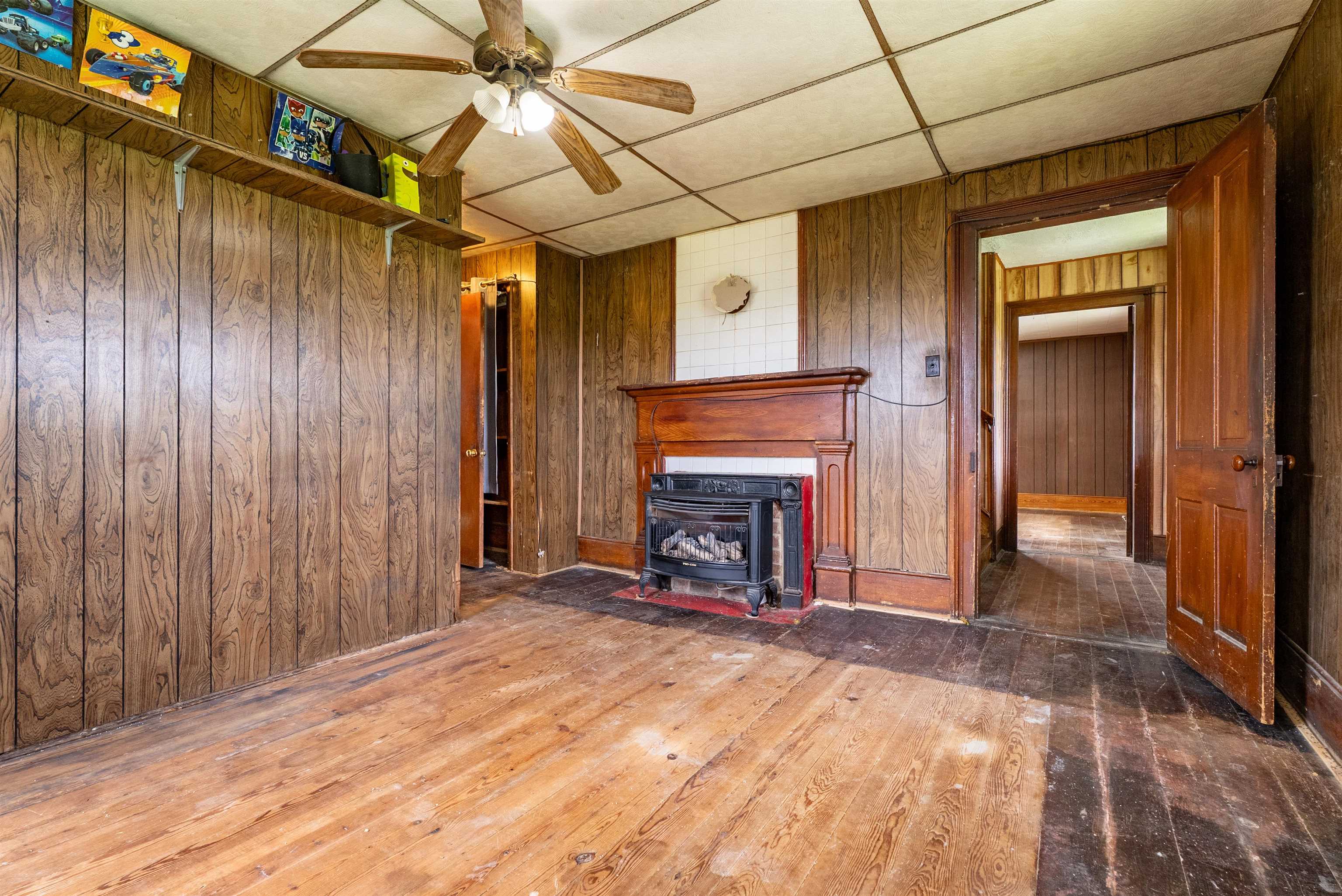 2199 BARRENRIDGE RD, STAUNTON, Virginia 24401, 4 Bedrooms Bedrooms, ,1 BathroomBathrooms,Residential,2199 BARRENRIDGE RD,666925 MLS # 666925