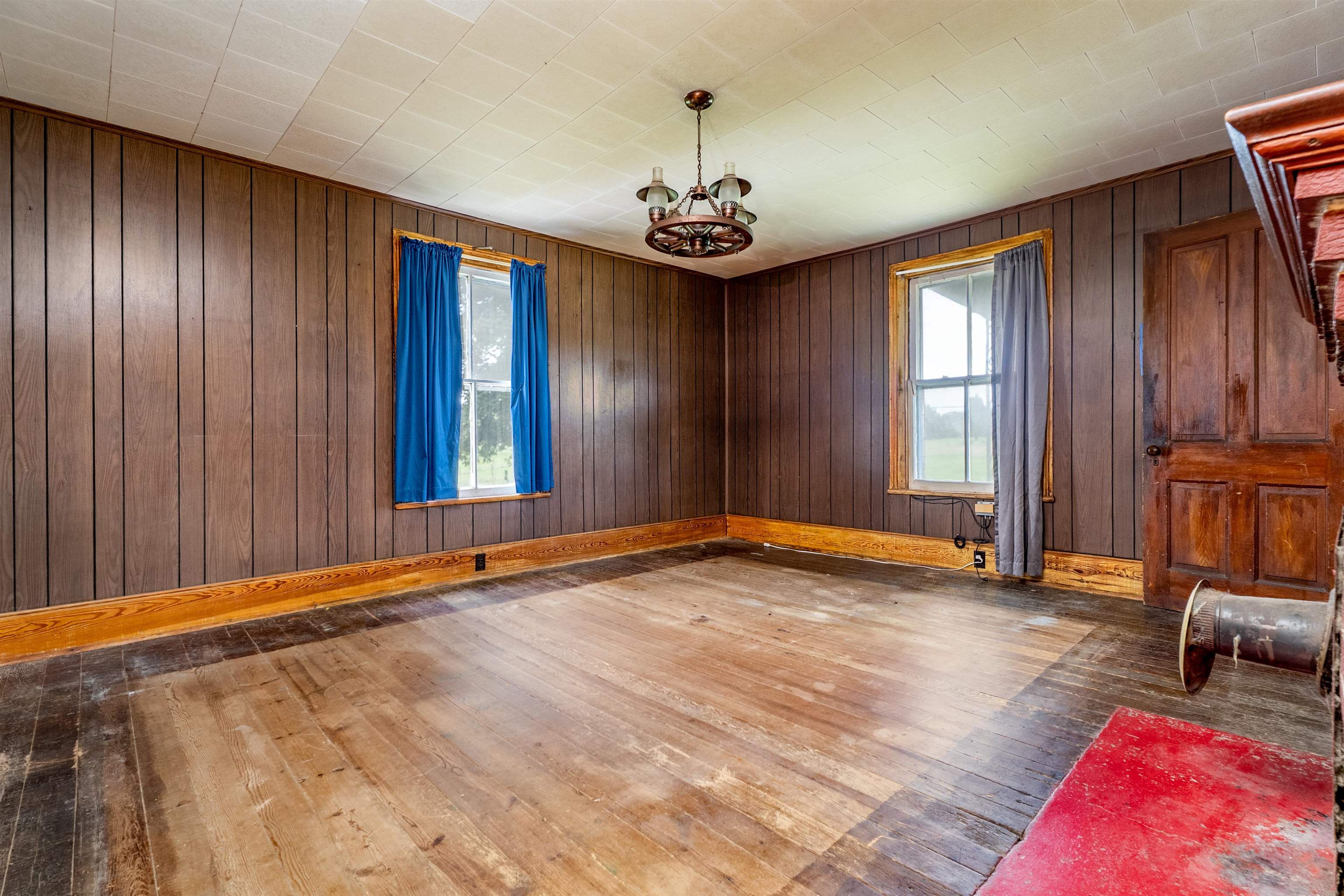 2199 BARRENRIDGE RD, STAUNTON, Virginia 24401, 4 Bedrooms Bedrooms, ,1 BathroomBathrooms,Residential,2199 BARRENRIDGE RD,666925 MLS # 666925