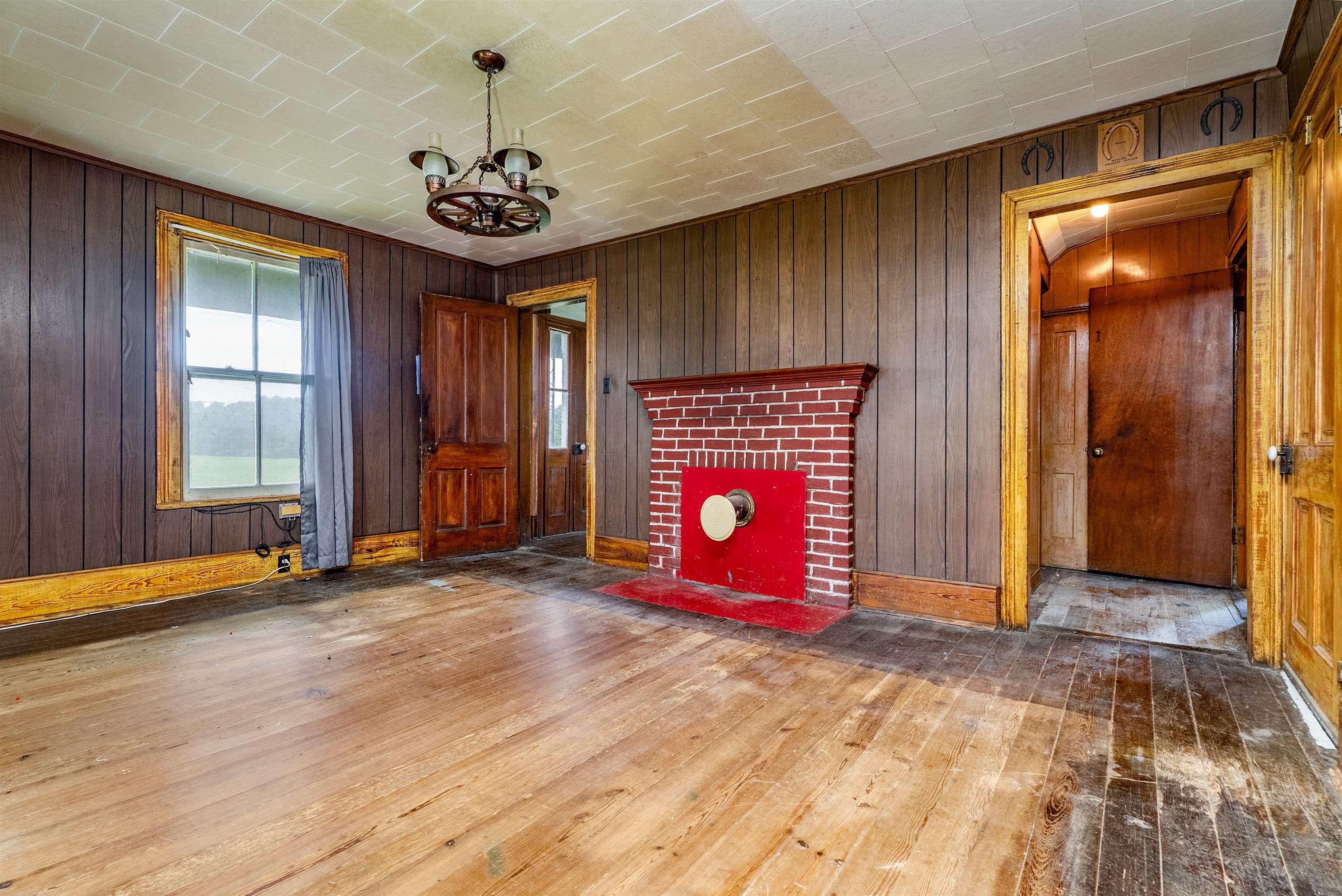 2199 BARRENRIDGE RD, STAUNTON, Virginia 24401, 4 Bedrooms Bedrooms, ,1 BathroomBathrooms,Residential,2199 BARRENRIDGE RD,666925 MLS # 666925