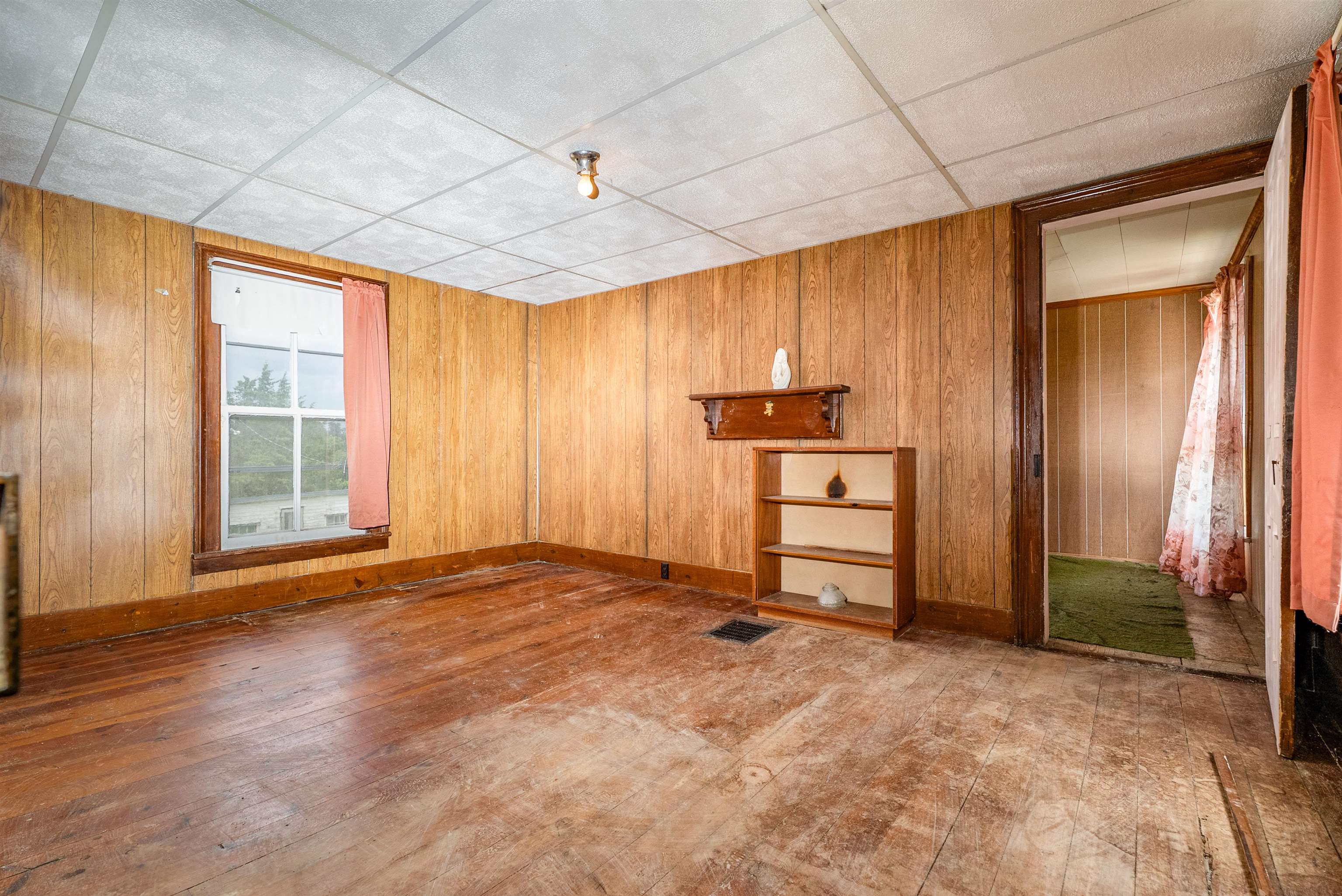 2199 BARRENRIDGE RD, STAUNTON, Virginia 24401, 4 Bedrooms Bedrooms, ,1 BathroomBathrooms,Residential,2199 BARRENRIDGE RD,666925 MLS # 666925