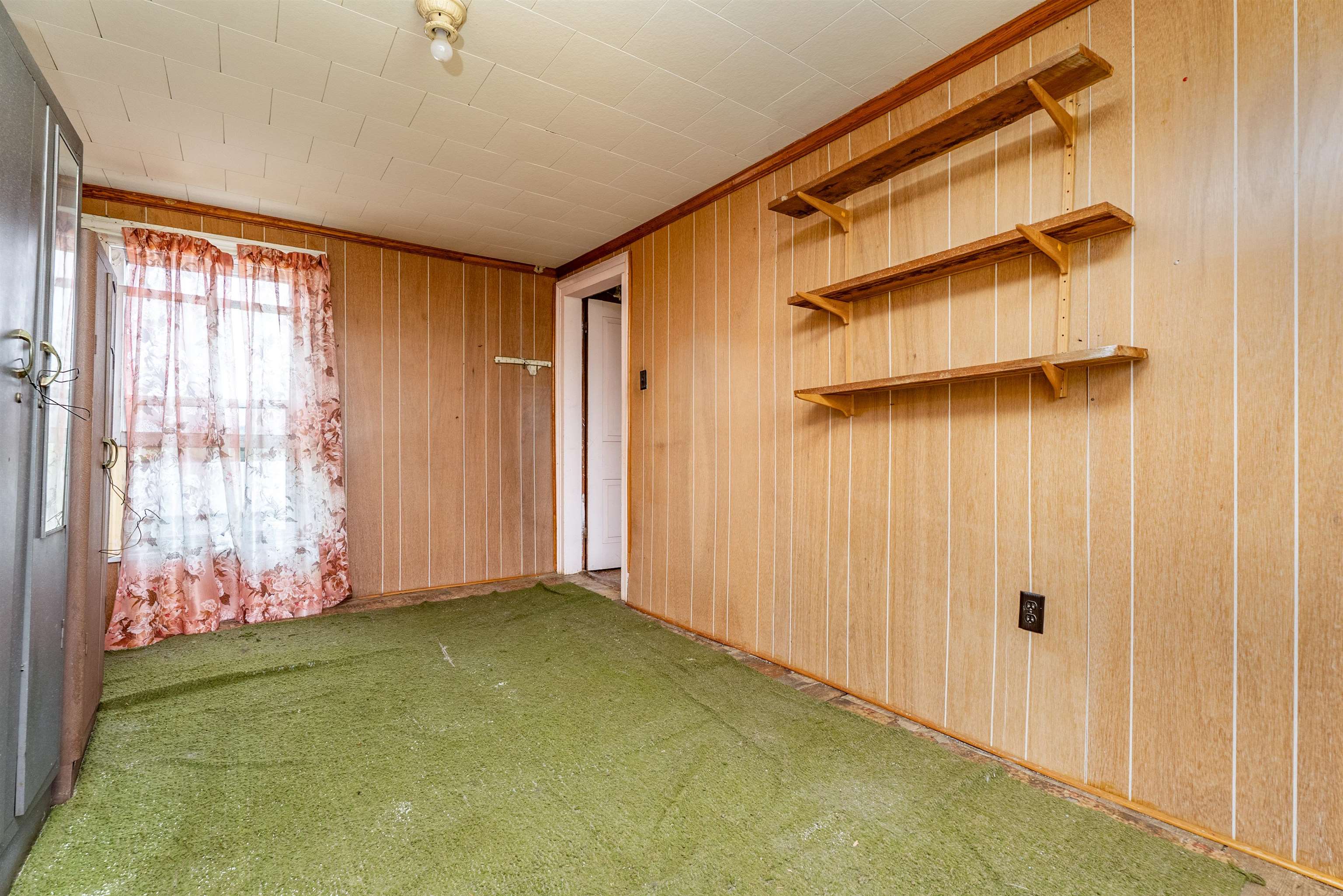 2199 BARRENRIDGE RD, STAUNTON, Virginia 24401, 4 Bedrooms Bedrooms, ,1 BathroomBathrooms,Residential,2199 BARRENRIDGE RD,666925 MLS # 666925