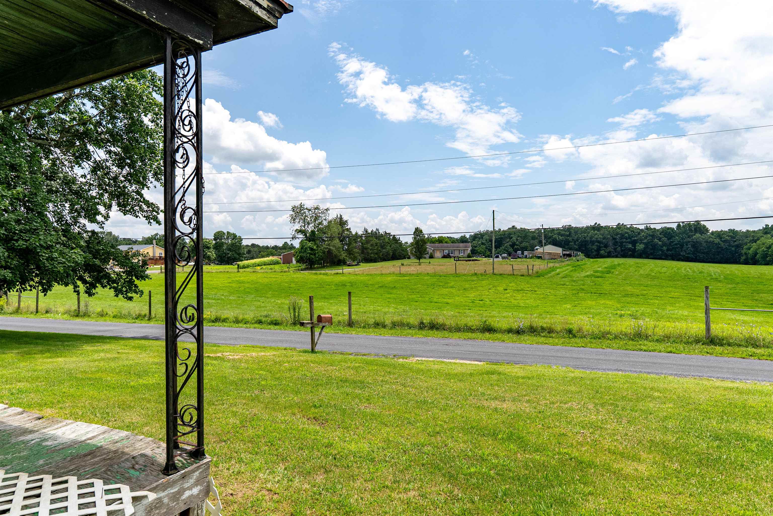 2199 BARRENRIDGE RD, STAUNTON, Virginia 24401, 4 Bedrooms Bedrooms, ,1 BathroomBathrooms,Residential,2199 BARRENRIDGE RD,666925 MLS # 666925