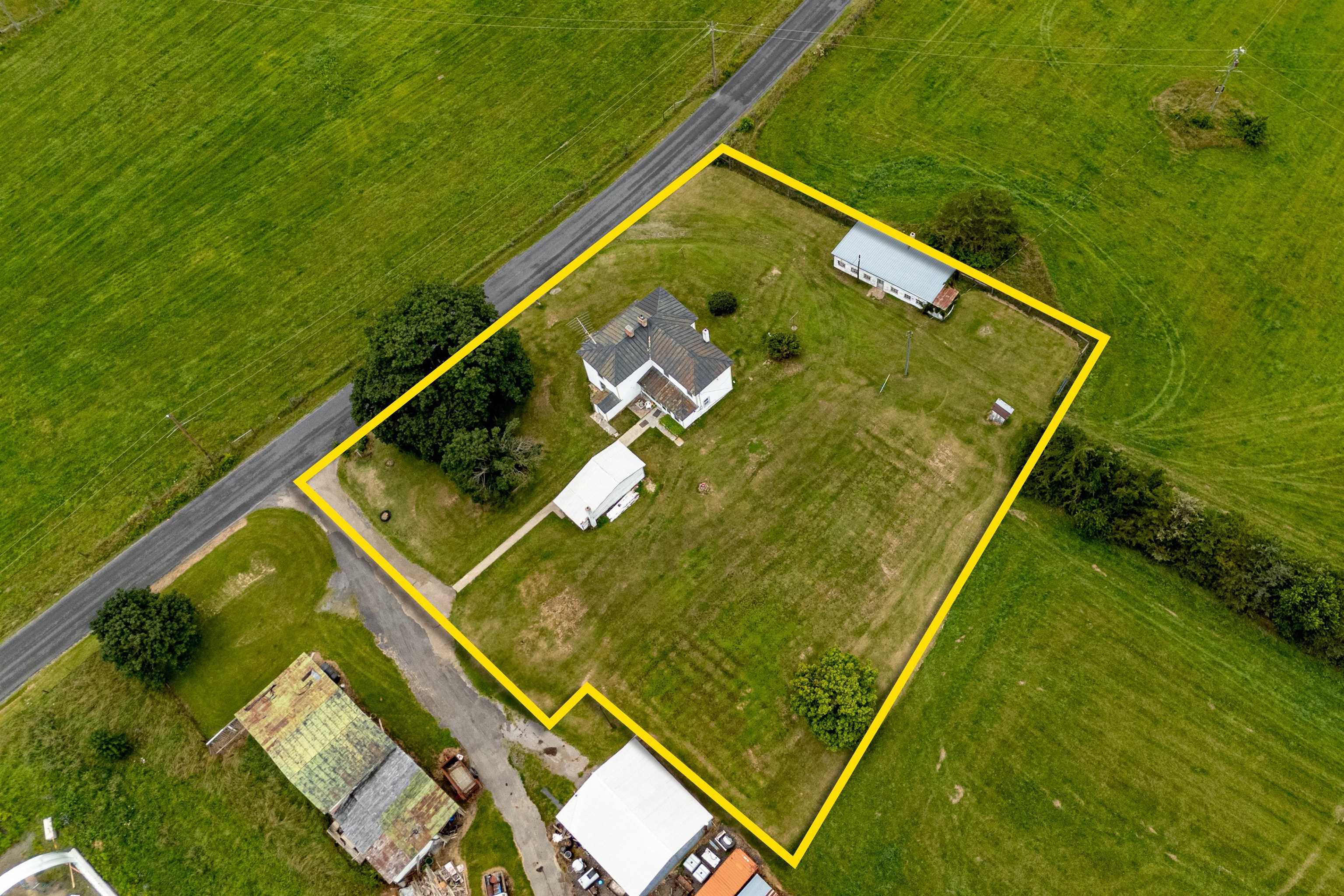 2199 BARRENRIDGE RD, STAUNTON, Virginia 24401, 4 Bedrooms Bedrooms, ,1 BathroomBathrooms,Residential,2199 BARRENRIDGE RD,666925 MLS # 666925