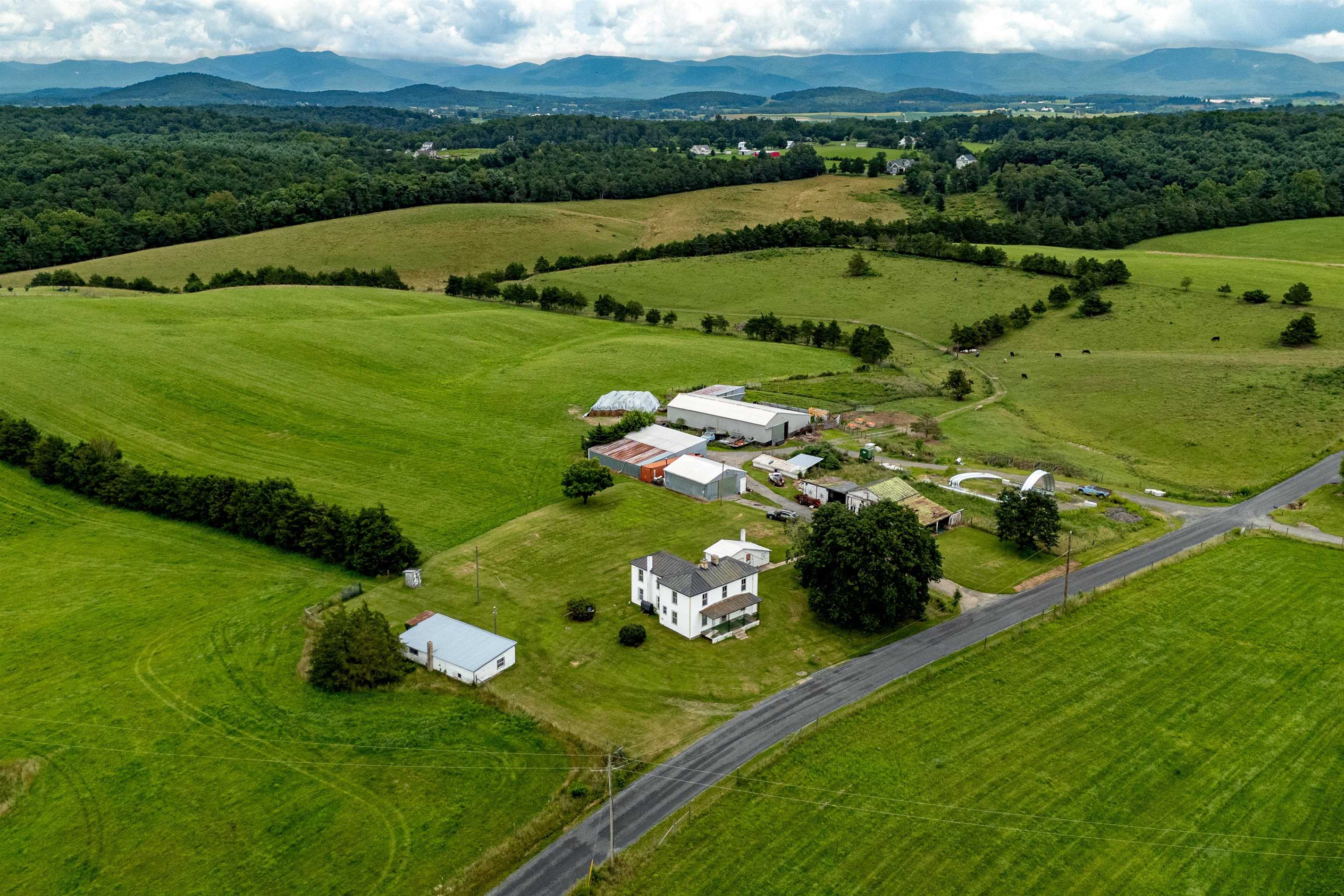 2199 BARRENRIDGE RD, STAUNTON, Virginia 24401, 4 Bedrooms Bedrooms, ,1 BathroomBathrooms,Residential,2199 BARRENRIDGE RD,666925 MLS # 666925