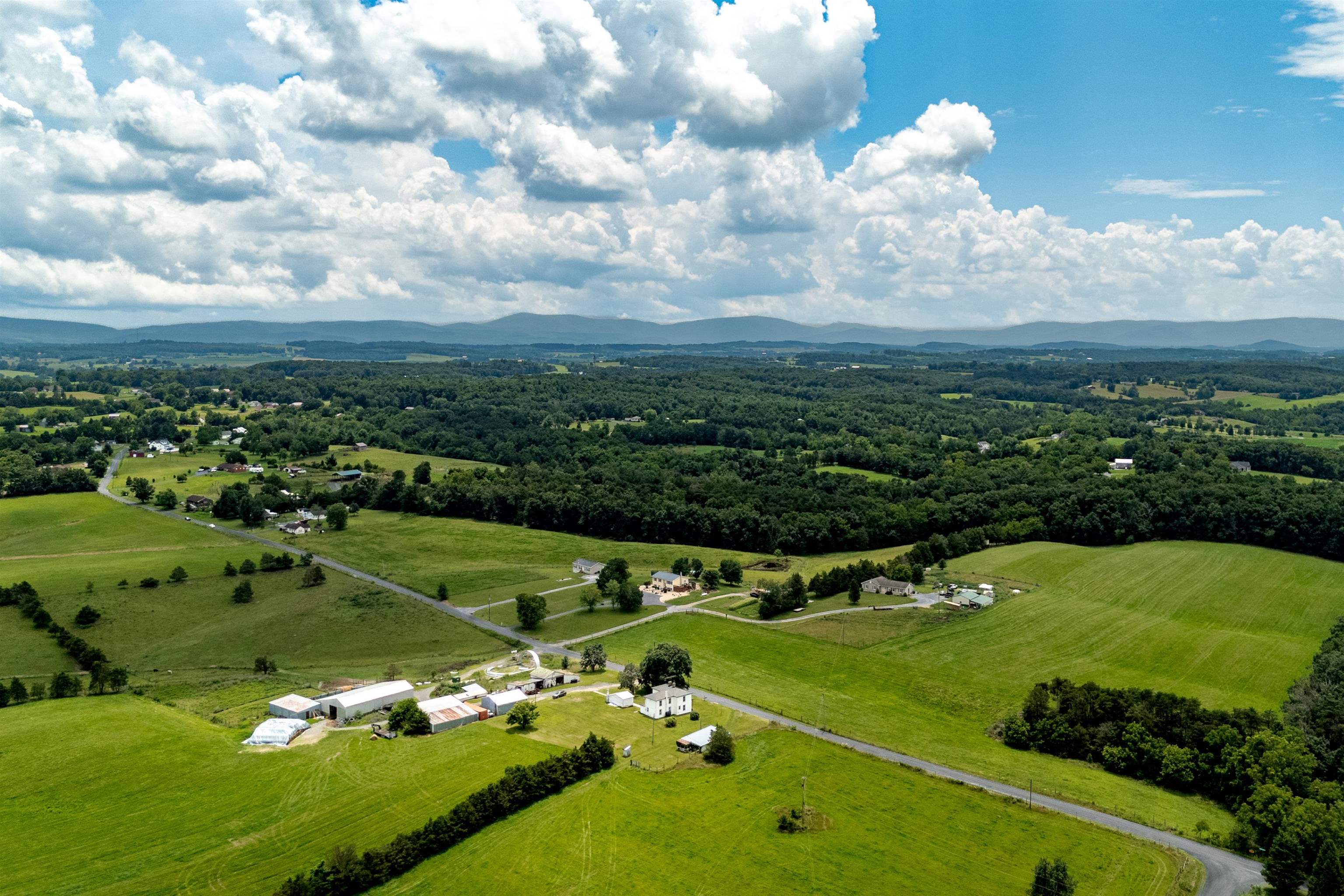 2199 BARRENRIDGE RD, STAUNTON, Virginia 24401, 4 Bedrooms Bedrooms, ,1 BathroomBathrooms,Residential,2199 BARRENRIDGE RD,666925 MLS # 666925