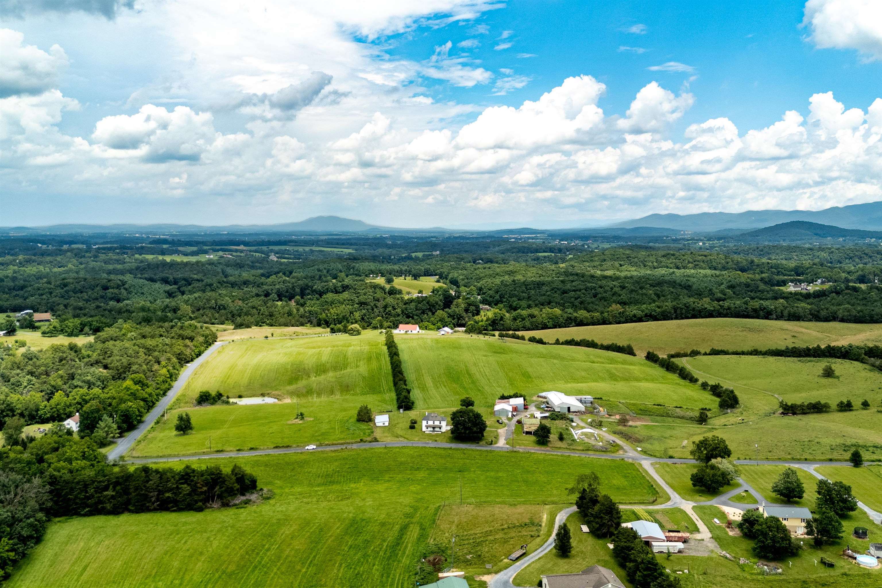 2199 BARRENRIDGE RD, STAUNTON, Virginia 24401, 4 Bedrooms Bedrooms, ,1 BathroomBathrooms,Residential,2199 BARRENRIDGE RD,666925 MLS # 666925
