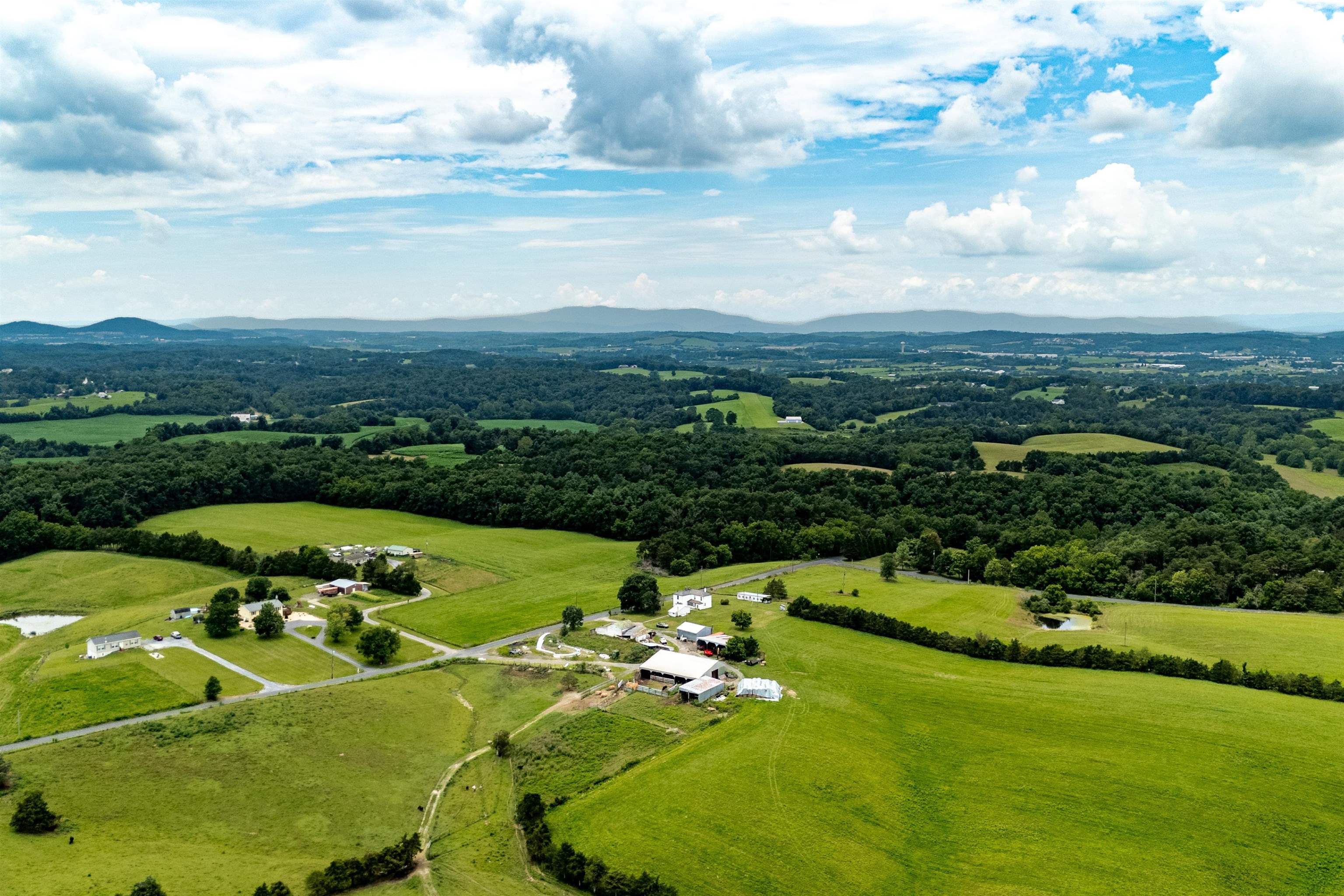 2199 BARRENRIDGE RD, STAUNTON, Virginia 24401, 4 Bedrooms Bedrooms, ,1 BathroomBathrooms,Residential,2199 BARRENRIDGE RD,666925 MLS # 666925