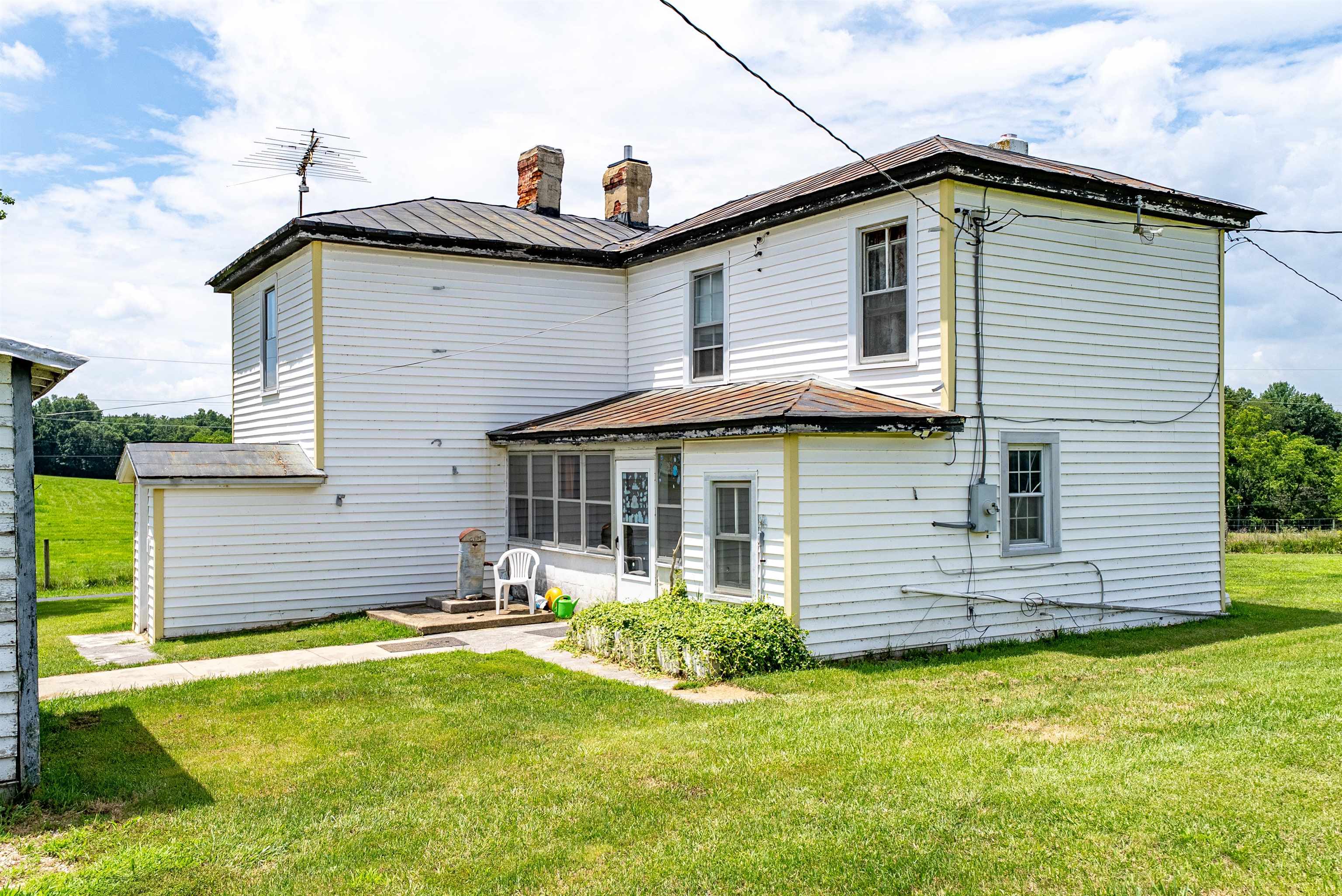 2199 BARRENRIDGE RD, STAUNTON, Virginia 24401, 4 Bedrooms Bedrooms, ,1 BathroomBathrooms,Residential,2199 BARRENRIDGE RD,666925 MLS # 666925