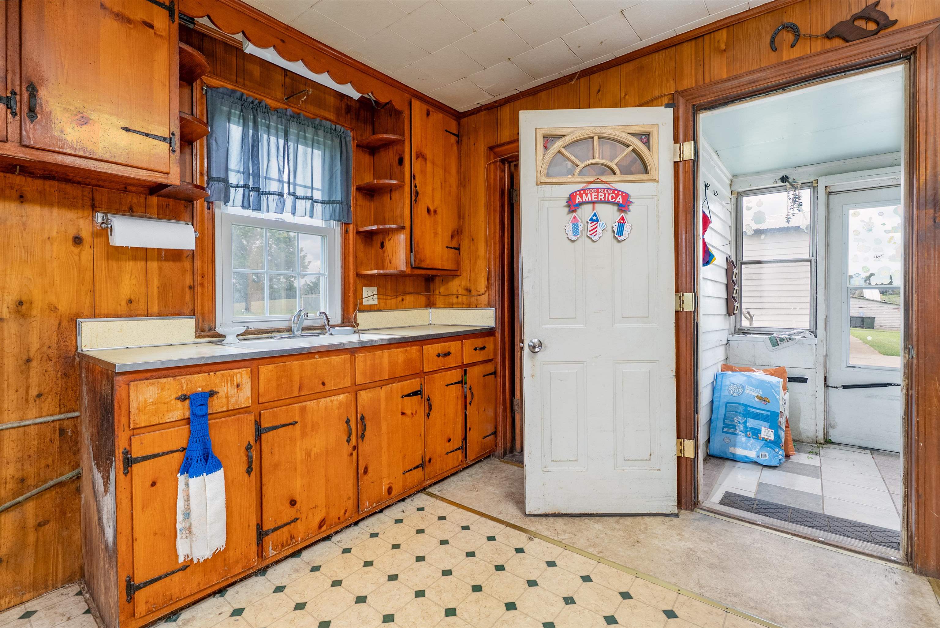 2199 BARRENRIDGE RD, STAUNTON, Virginia 24401, 4 Bedrooms Bedrooms, ,1 BathroomBathrooms,Residential,2199 BARRENRIDGE RD,666925 MLS # 666925