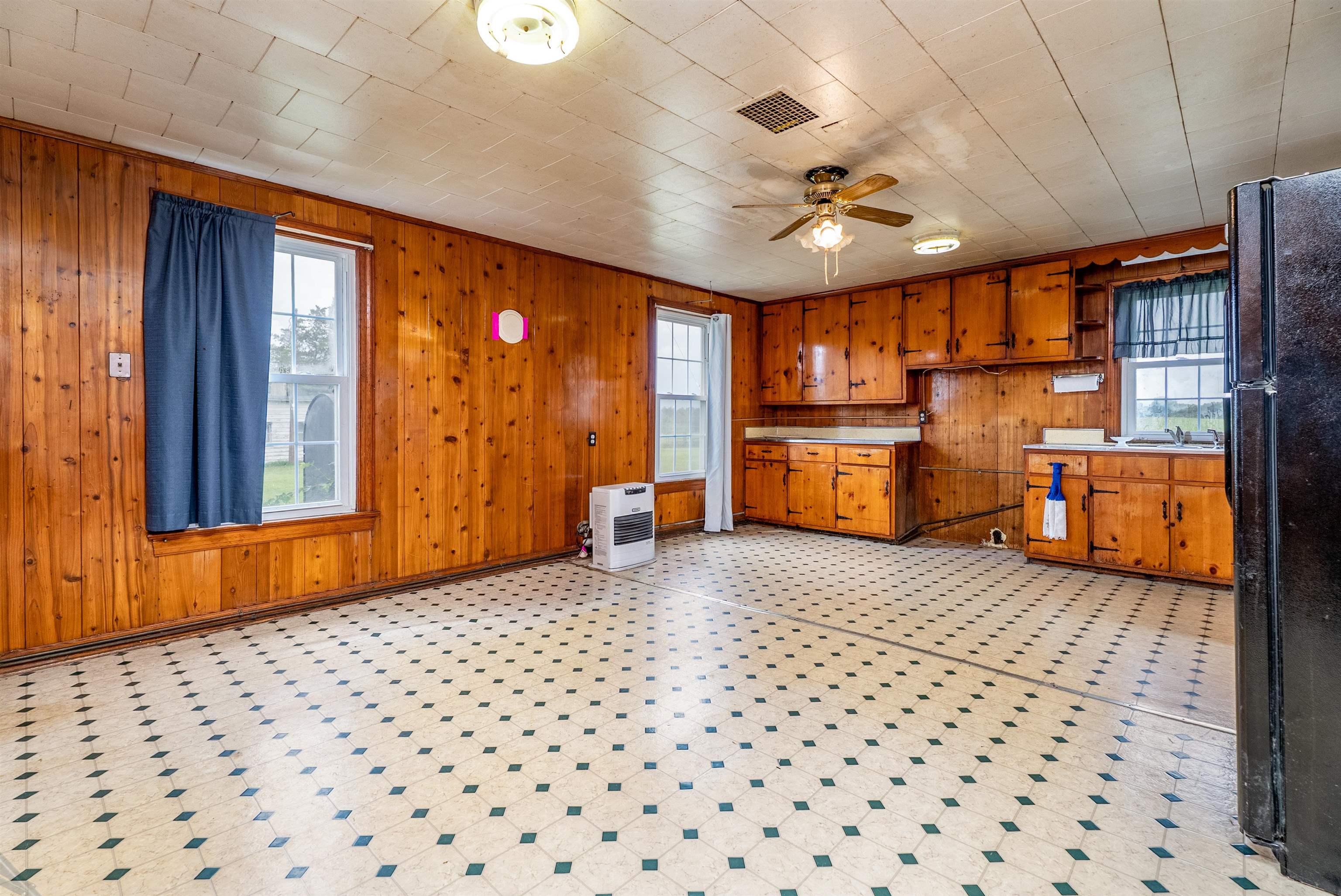 2199 BARRENRIDGE RD, STAUNTON, Virginia 24401, 4 Bedrooms Bedrooms, ,1 BathroomBathrooms,Residential,2199 BARRENRIDGE RD,666925 MLS # 666925