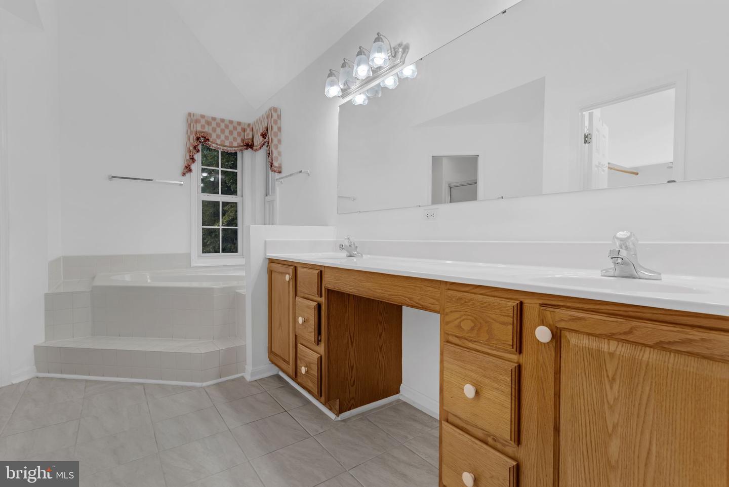 101 WINTERBERRY CT, WINCHESTER, Virginia 22602, 4 Bedrooms Bedrooms, ,3 BathroomsBathrooms,Residential,For sale,101 WINTERBERRY CT,VAFV2034788 MLS # VAFV2034788