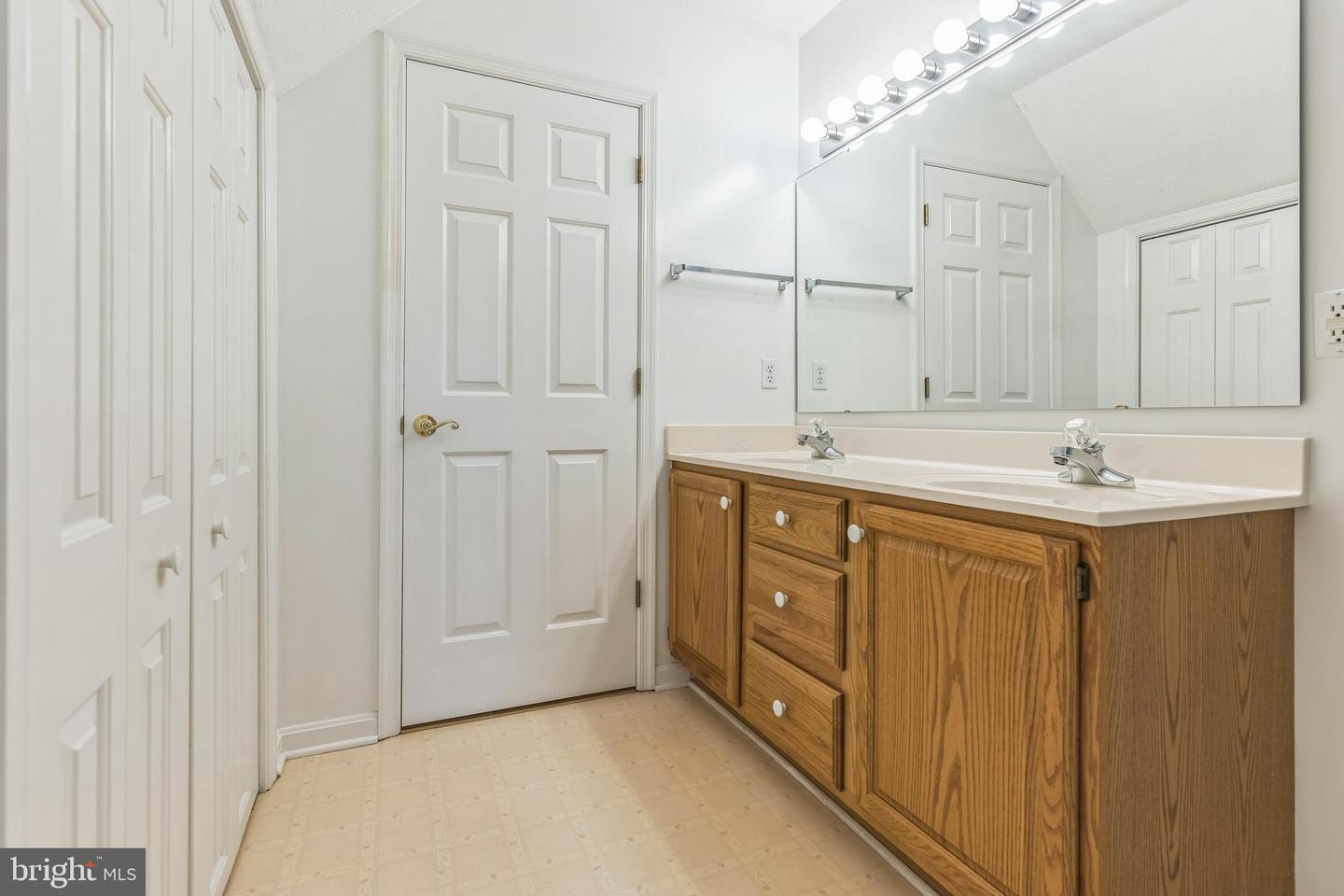 101 WINTERBERRY CT, WINCHESTER, Virginia 22602, 4 Bedrooms Bedrooms, ,3 BathroomsBathrooms,Residential,For sale,101 WINTERBERRY CT,VAFV2034788 MLS # VAFV2034788