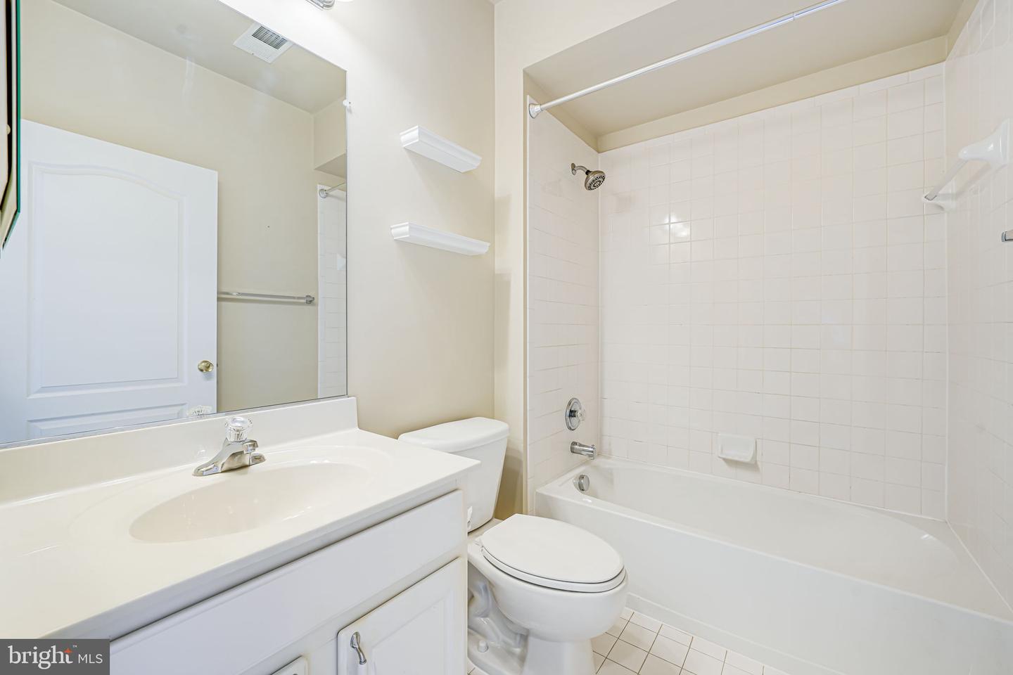 9711 HANDERSON PL #UNIT 206, MANASSAS PARK, Virginia 20111, 2 Bedrooms Bedrooms, ,2 BathroomsBathrooms,Residential,For sale,9711 HANDERSON PL #UNIT 206,VAMP2003124 MLS # VAMP2003124