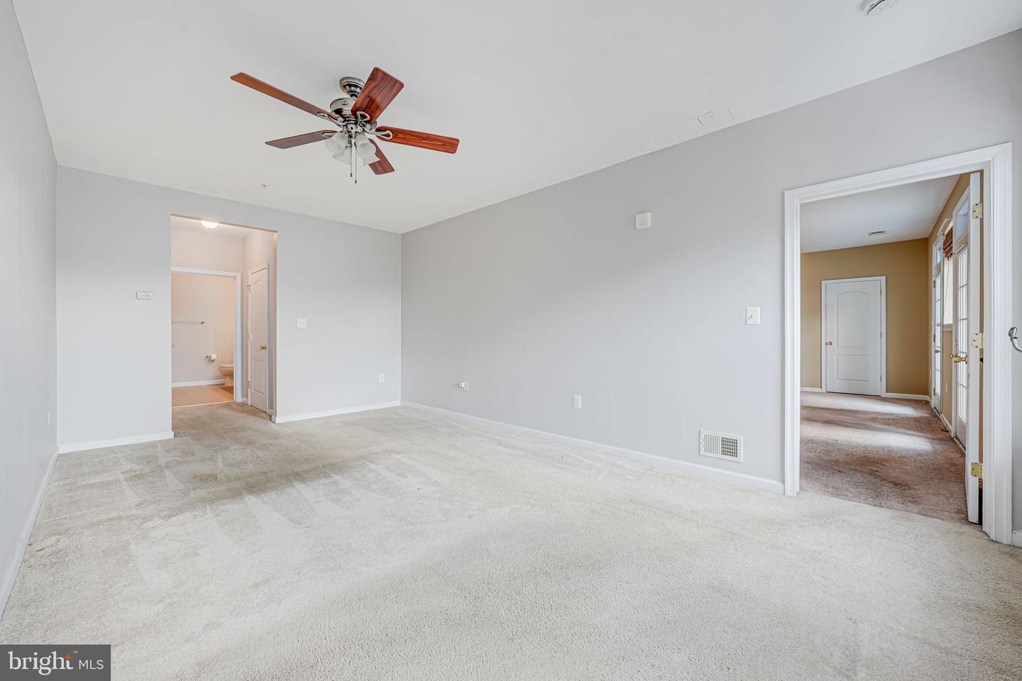 9711 HANDERSON PL #UNIT 206, MANASSAS PARK, Virginia 20111, 2 Bedrooms Bedrooms, ,2 BathroomsBathrooms,Residential,For sale,9711 HANDERSON PL #UNIT 206,VAMP2003124 MLS # VAMP2003124