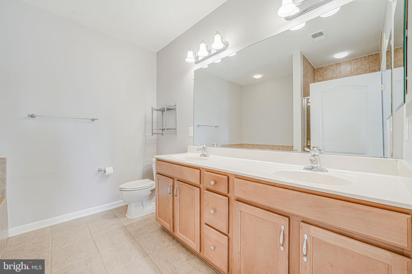9711 HANDERSON PL #UNIT 206, MANASSAS PARK, Virginia 20111, 2 Bedrooms Bedrooms, ,2 BathroomsBathrooms,Residential,For sale,9711 HANDERSON PL #UNIT 206,VAMP2003124 MLS # VAMP2003124