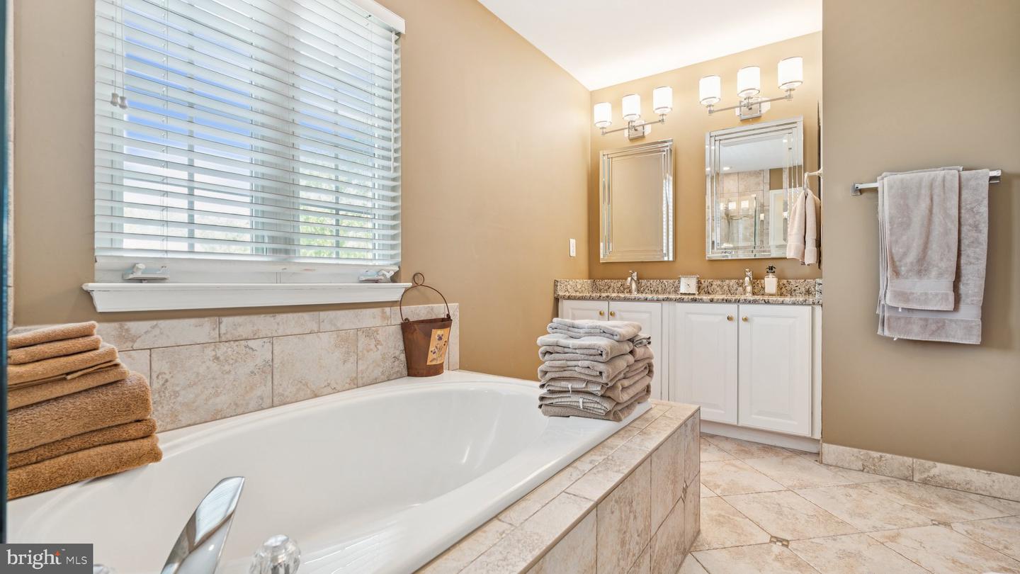 3801 CARLYLE CT, FREDERICKSBURG, Virginia 22408, 4 Bedrooms Bedrooms, ,3 BathroomsBathrooms,Residential,For sale,3801 CARLYLE CT,VASP2034248 MLS # VASP2034248