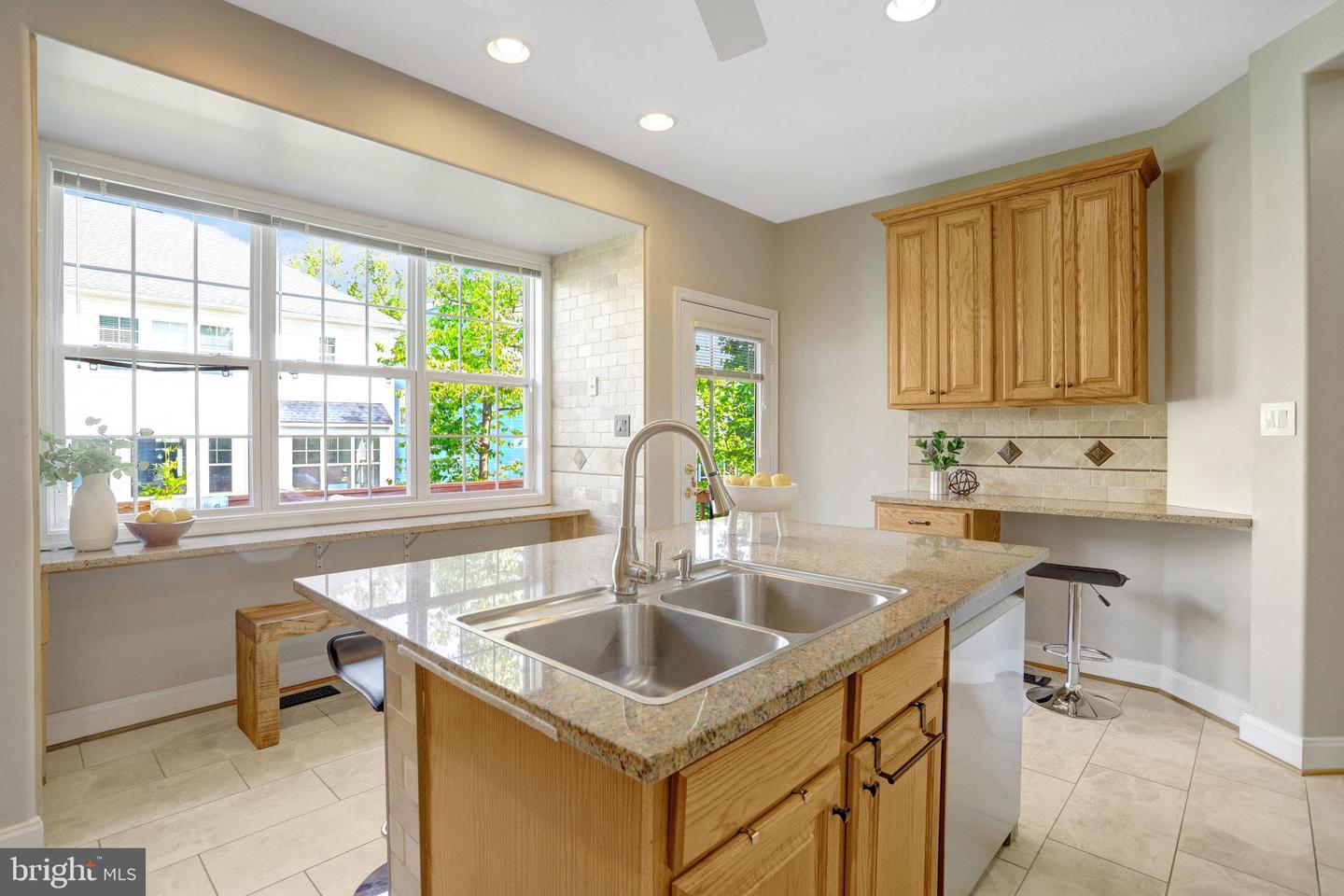 8552 BAUER CIR, SPRINGFIELD, Virginia 22152, 4 Bedrooms Bedrooms, ,3 BathroomsBathrooms,Residential,For sale,8552 BAUER CIR,VAFX2252712 MLS # VAFX2252712