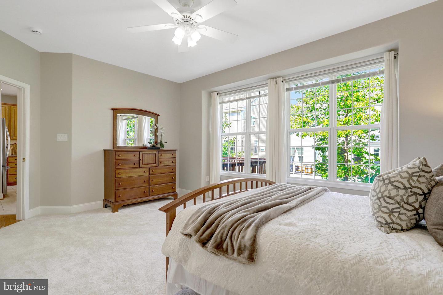 8552 BAUER CIR, SPRINGFIELD, Virginia 22152, 4 Bedrooms Bedrooms, ,3 BathroomsBathrooms,Residential,For sale,8552 BAUER CIR,VAFX2252712 MLS # VAFX2252712