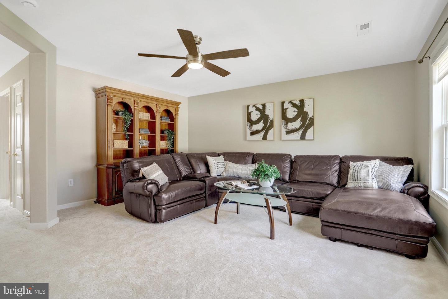 8552 BAUER CIR, SPRINGFIELD, Virginia 22152, 4 Bedrooms Bedrooms, ,3 BathroomsBathrooms,Residential,For sale,8552 BAUER CIR,VAFX2252712 MLS # VAFX2252712