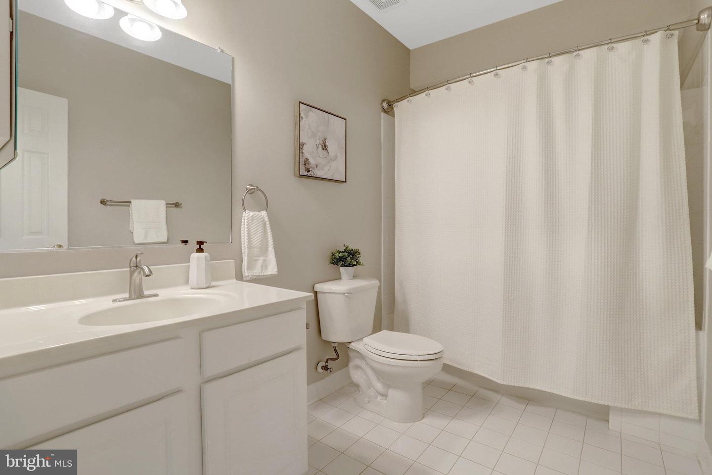 8552 BAUER CIR, SPRINGFIELD, Virginia 22152, 4 Bedrooms Bedrooms, ,3 BathroomsBathrooms,Residential,For sale,8552 BAUER CIR,VAFX2252712 MLS # VAFX2252712