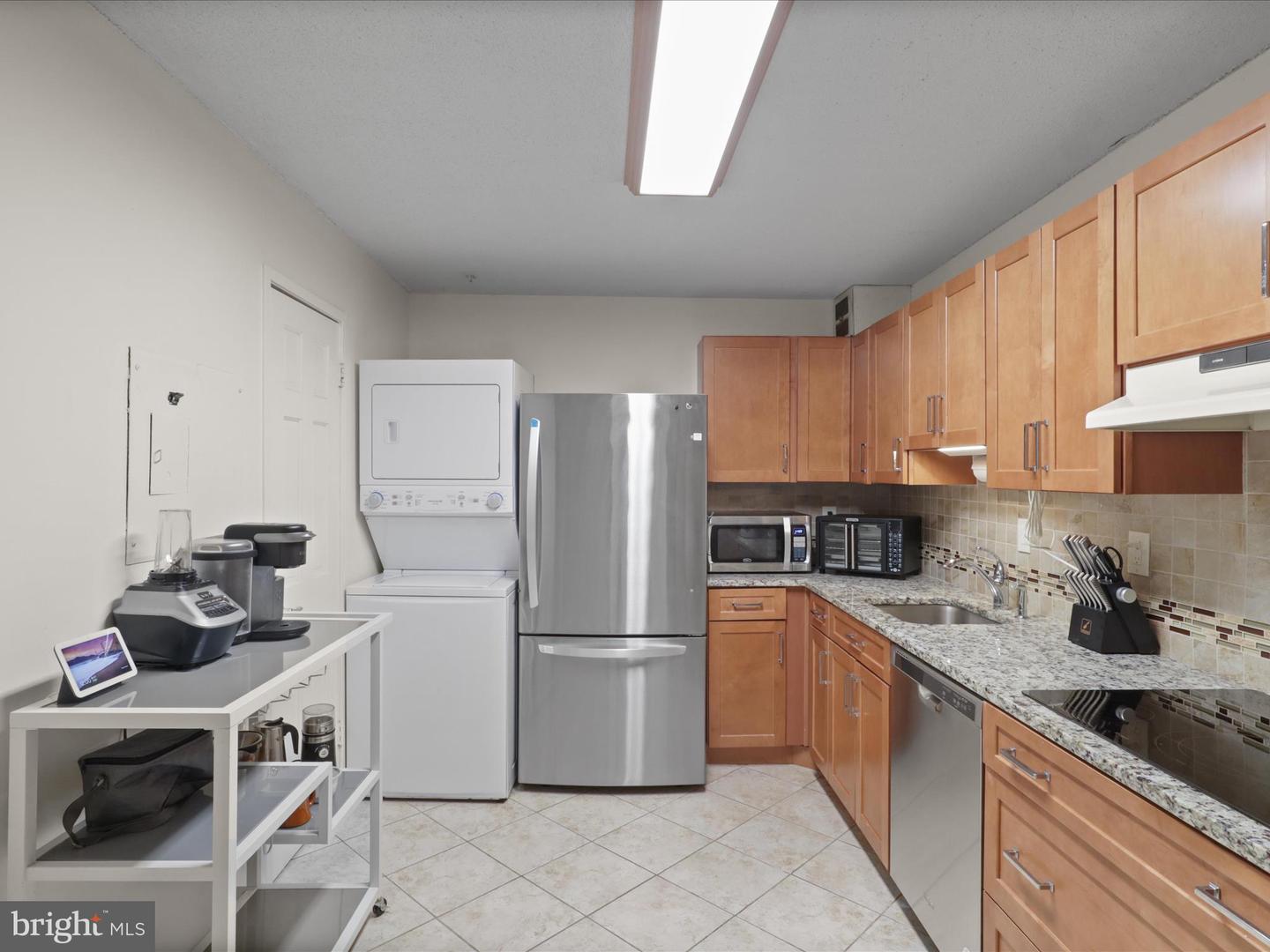 205 YOAKUM PKWY #1020, ALEXANDRIA, Virginia 22304, 2 Bedrooms Bedrooms, ,1 BathroomBathrooms,Residential,For sale,205 YOAKUM PKWY #1020,VAAX2047102 MLS # VAAX2047102
