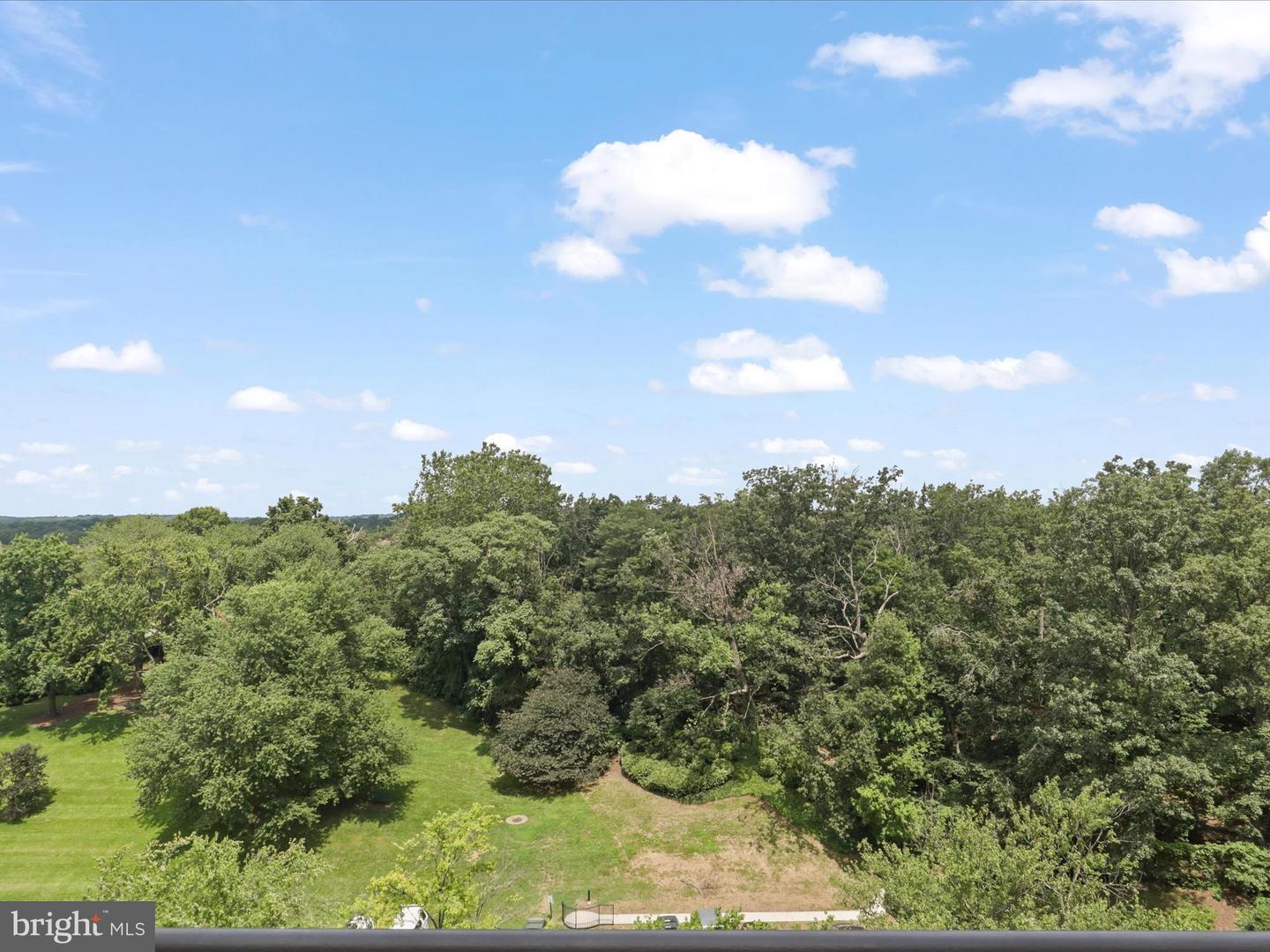205 YOAKUM PKWY #1020, ALEXANDRIA, Virginia 22304, 2 Bedrooms Bedrooms, ,1 BathroomBathrooms,Residential,For sale,205 YOAKUM PKWY #1020,VAAX2047102 MLS # VAAX2047102