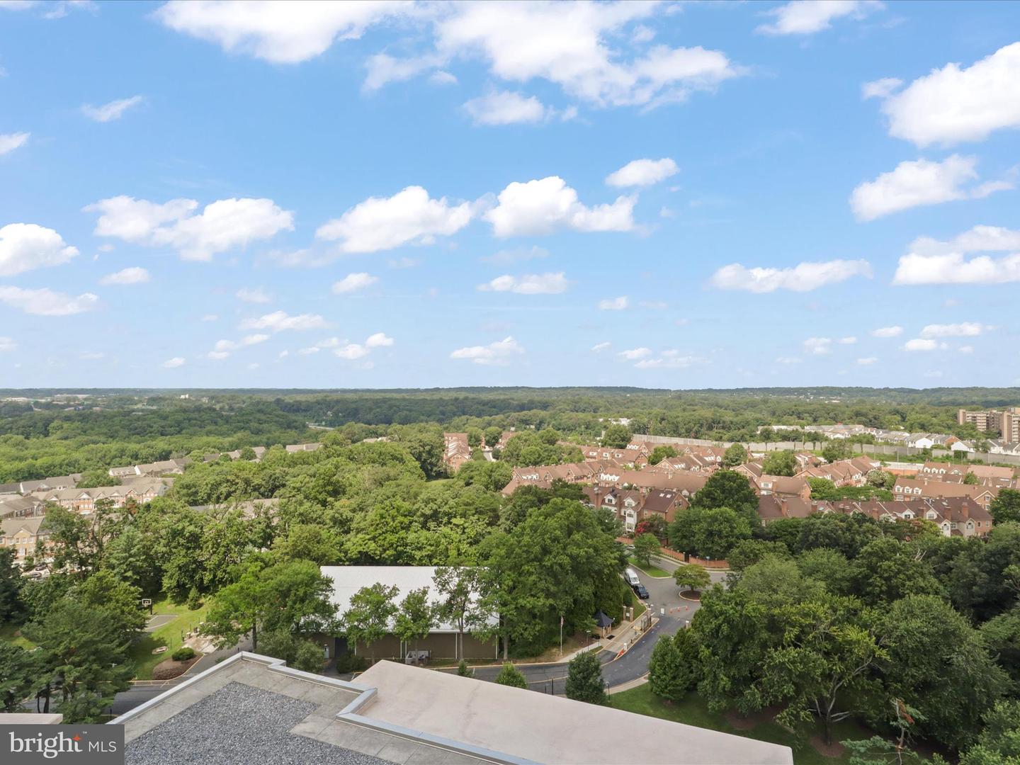 205 YOAKUM PKWY #1020, ALEXANDRIA, Virginia 22304, 2 Bedrooms Bedrooms, ,1 BathroomBathrooms,Residential,For sale,205 YOAKUM PKWY #1020,VAAX2047102 MLS # VAAX2047102