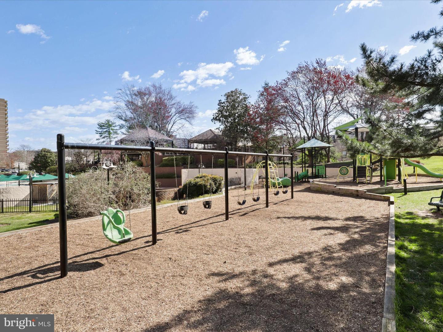 205 YOAKUM PKWY #1020, ALEXANDRIA, Virginia 22304, 2 Bedrooms Bedrooms, ,1 BathroomBathrooms,Residential,For sale,205 YOAKUM PKWY #1020,VAAX2047102 MLS # VAAX2047102