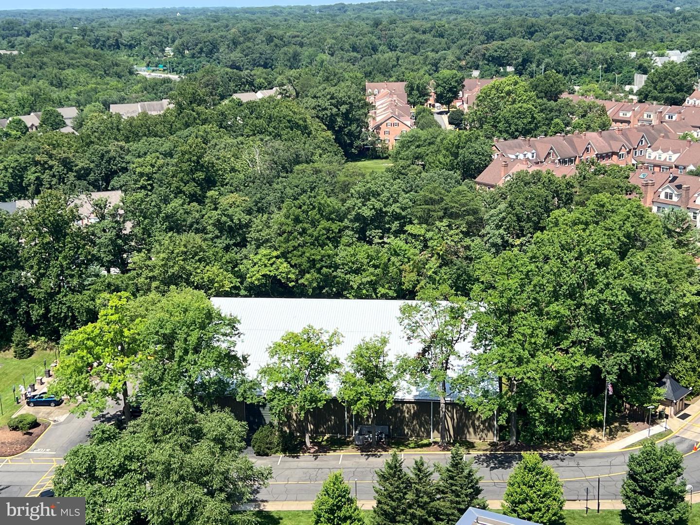 205 YOAKUM PKWY #1020, ALEXANDRIA, Virginia 22304, 2 Bedrooms Bedrooms, ,1 BathroomBathrooms,Residential,For sale,205 YOAKUM PKWY #1020,VAAX2047102 MLS # VAAX2047102