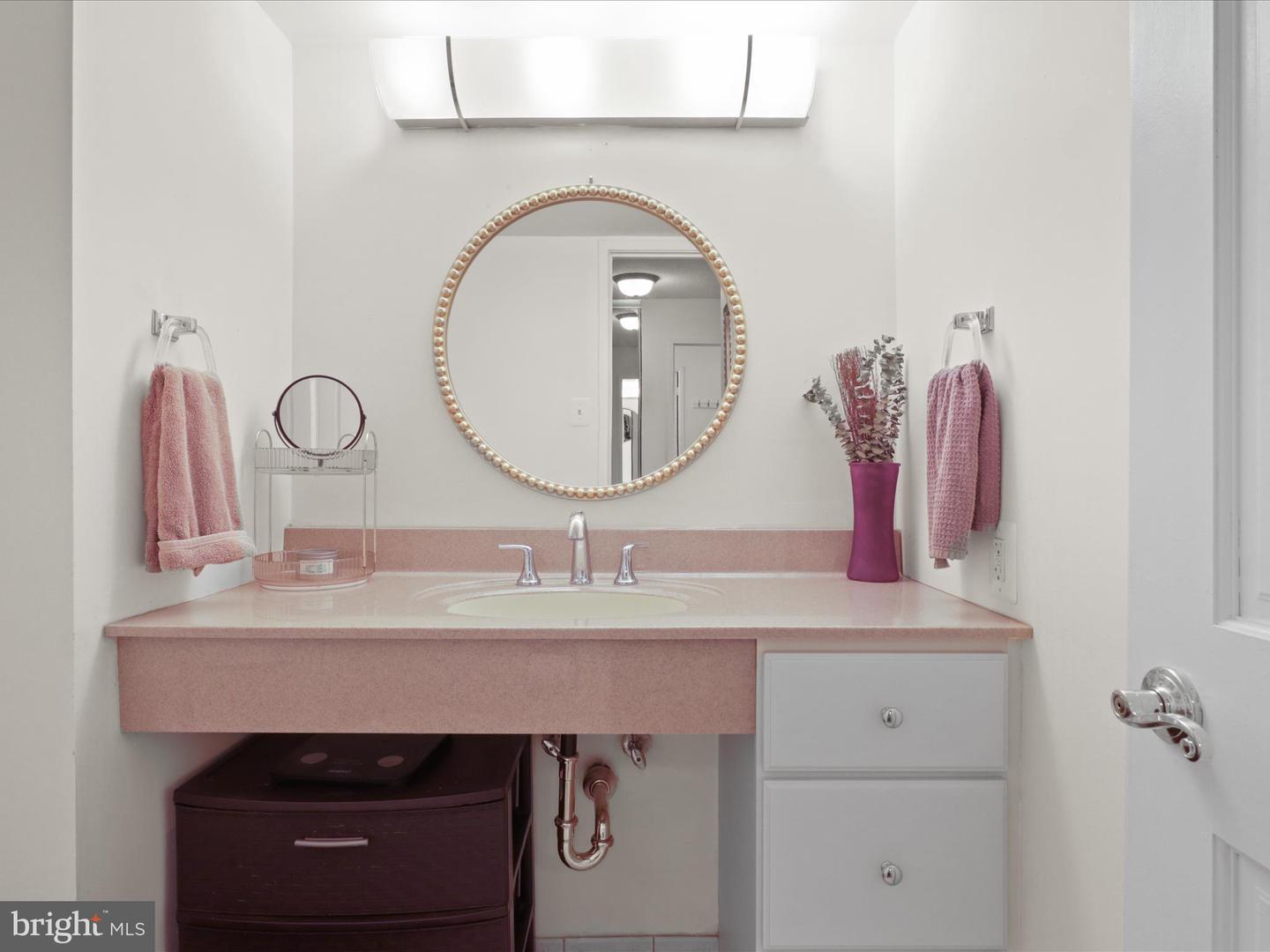 205 YOAKUM PKWY #1020, ALEXANDRIA, Virginia 22304, 2 Bedrooms Bedrooms, ,1 BathroomBathrooms,Residential,For sale,205 YOAKUM PKWY #1020,VAAX2047102 MLS # VAAX2047102