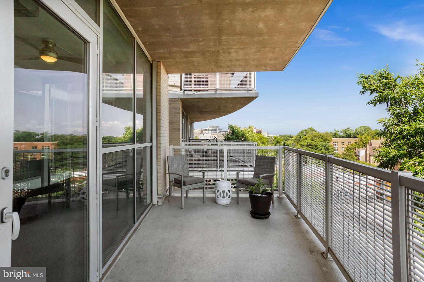 3409 WILSON BLVD #513, ARLINGTON, Virginia 22201, 1 Bedroom Bedrooms, ,1 BathroomBathrooms,Residential,For sale,3409 WILSON BLVD #513,VAAR2060272 MLS # VAAR2060272