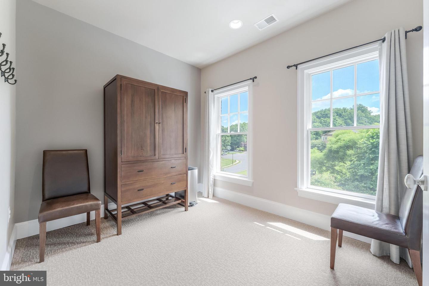2122 MCCONVEY PL, FALLS CHURCH, Virginia 22043, 4 Bedrooms Bedrooms, ,3 BathroomsBathrooms,Residential,For sale,2122 MCCONVEY PL,VAFX2253850 MLS # VAFX2253850