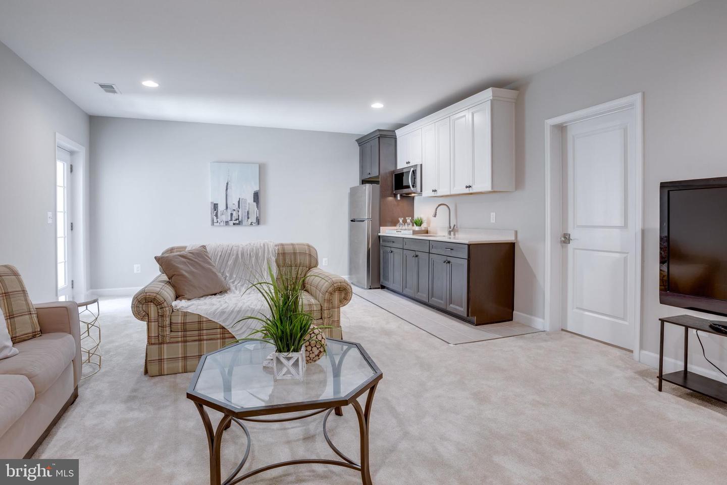 3139 SILVAN WOODS DR, FAIRFAX, Virginia 22031, 7 Bedrooms Bedrooms, ,5 BathroomsBathrooms,Residential,For sale,3139 SILVAN WOODS DR,VAFX2253910 MLS # VAFX2253910