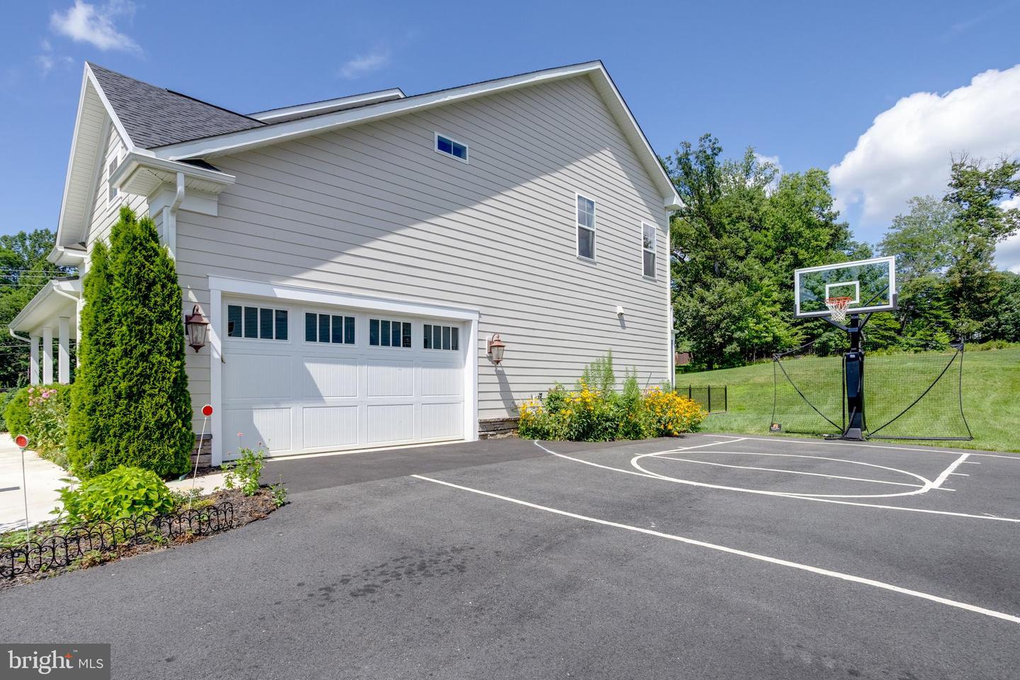 3139 SILVAN WOODS DR, FAIRFAX, Virginia 22031, 7 Bedrooms Bedrooms, ,5 BathroomsBathrooms,Residential,For sale,3139 SILVAN WOODS DR,VAFX2253910 MLS # VAFX2253910