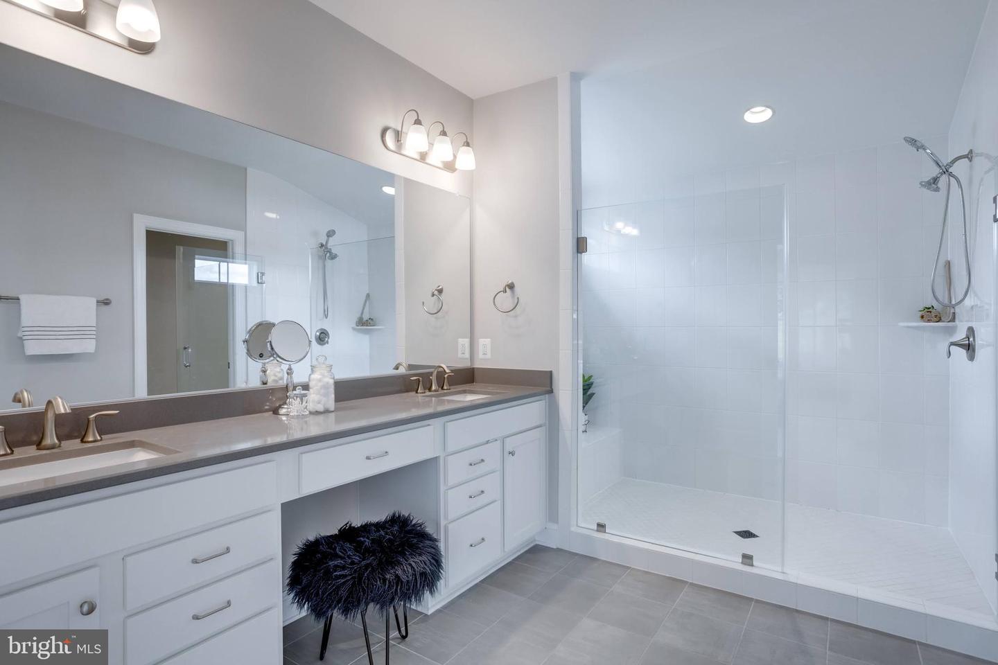 3139 SILVAN WOODS DR, FAIRFAX, Virginia 22031, 7 Bedrooms Bedrooms, ,5 BathroomsBathrooms,Residential,For sale,3139 SILVAN WOODS DR,VAFX2253910 MLS # VAFX2253910