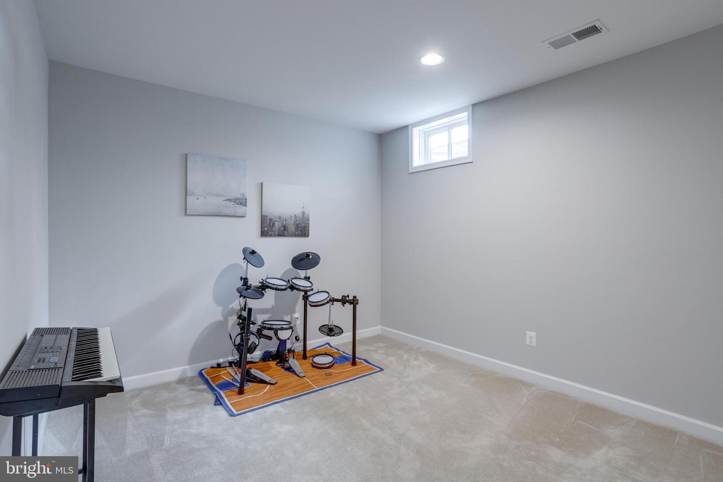 3139 SILVAN WOODS DR, FAIRFAX, Virginia 22031, 7 Bedrooms Bedrooms, ,5 BathroomsBathrooms,Residential,For sale,3139 SILVAN WOODS DR,VAFX2253910 MLS # VAFX2253910